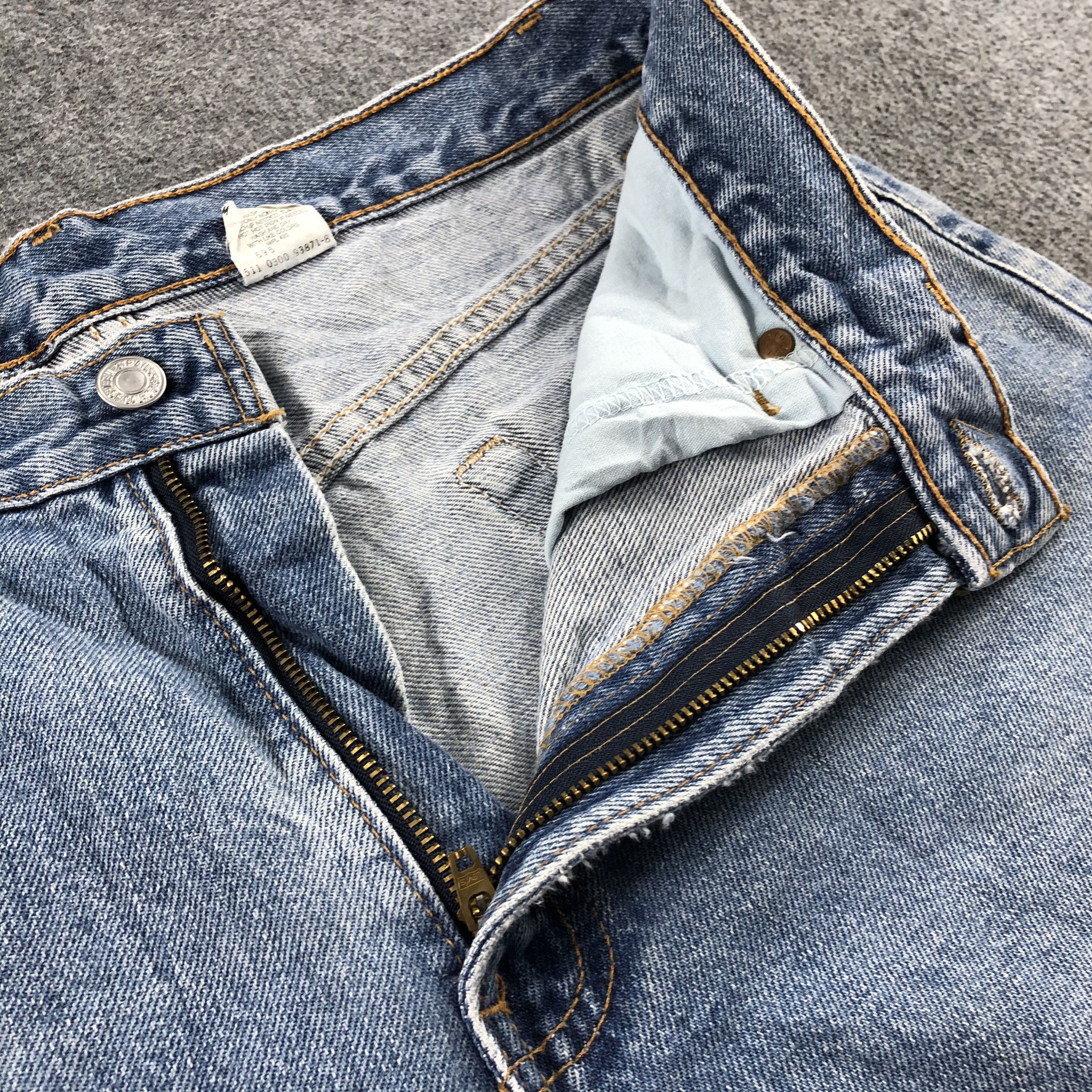 Levi's 90s Vintage Blue Wash Levis 550 Jeans-J2390 Size US 33 - 8 Thumbnail