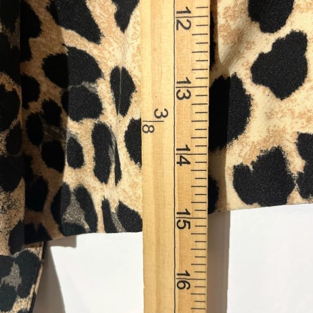 Zara VINTAGE? NWT Zara High Waisted Paper Bag Leopard Print Skirt Women XS Black Mini Skirt Women XS Size 26" / US 2 / IT 38 - 6 Thumbnail