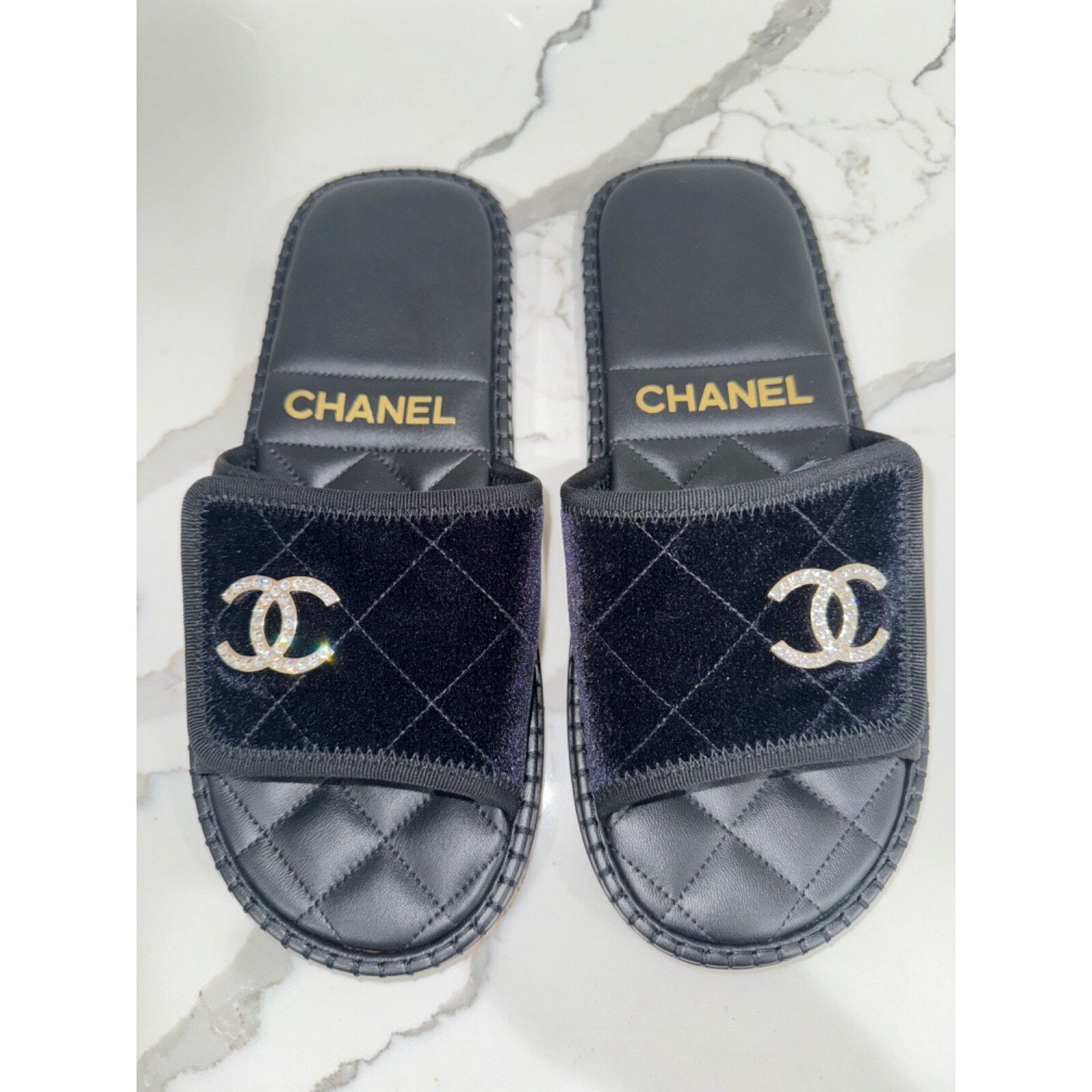 Chanel Chanel 23M Black Velvet Crystal CC Logo Hotel Mule Slide Size US 10 / IT 40 - 13 Thumbnail