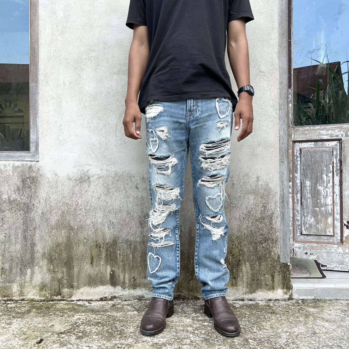 Japanese Brand RNA Crazy Distressed Bluewash Denim Pants Size US 30 / EU 46 - 2 Thumbnail