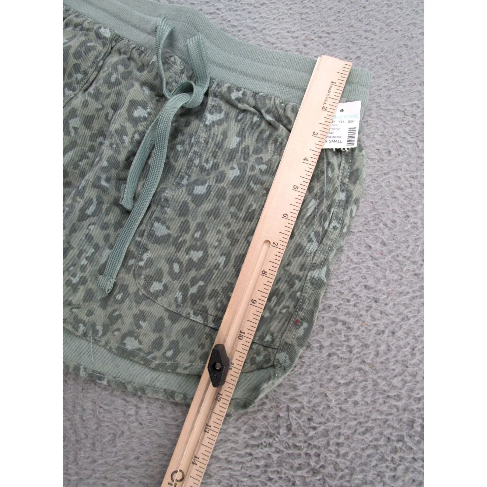 Vintage Maurice's Leopard Print Green Short Shorts XS Elastic Drawstring Waist Women's Size 26" / US 2 / IT 38 - 6 Thumbnail