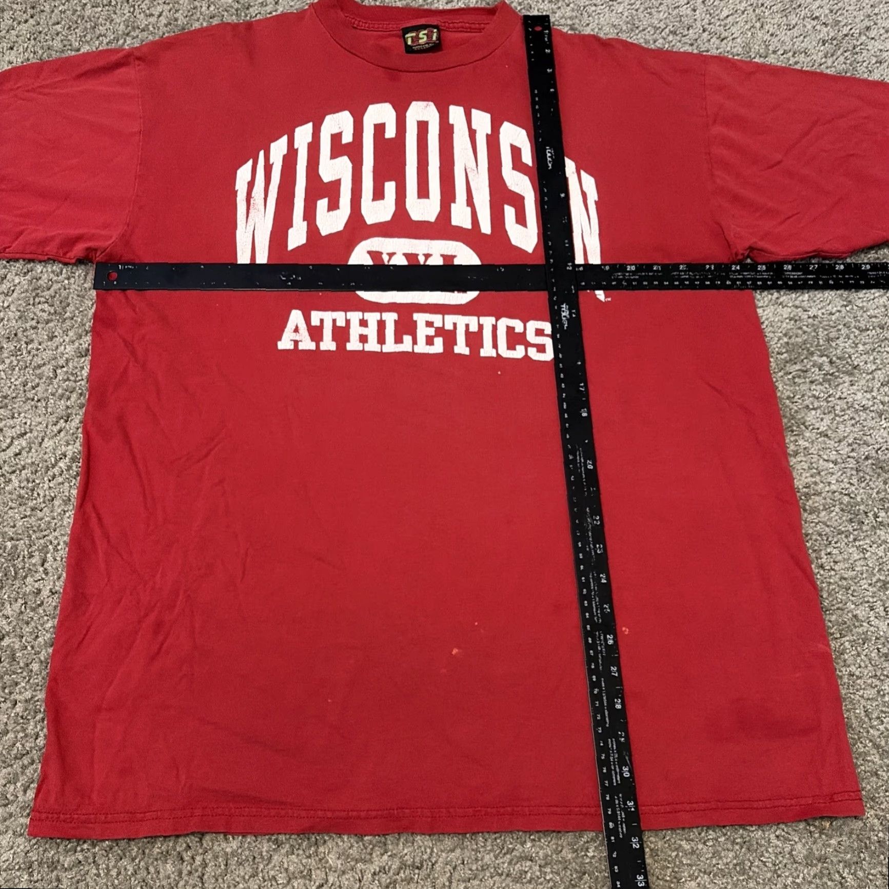 NCAA VINTAGE 90s University Of Wisconsin Badgers Athletics Tsi T-Shirt Red 2XL Mens Size US XXL / EU 58 / 5 - 5 Thumbnail