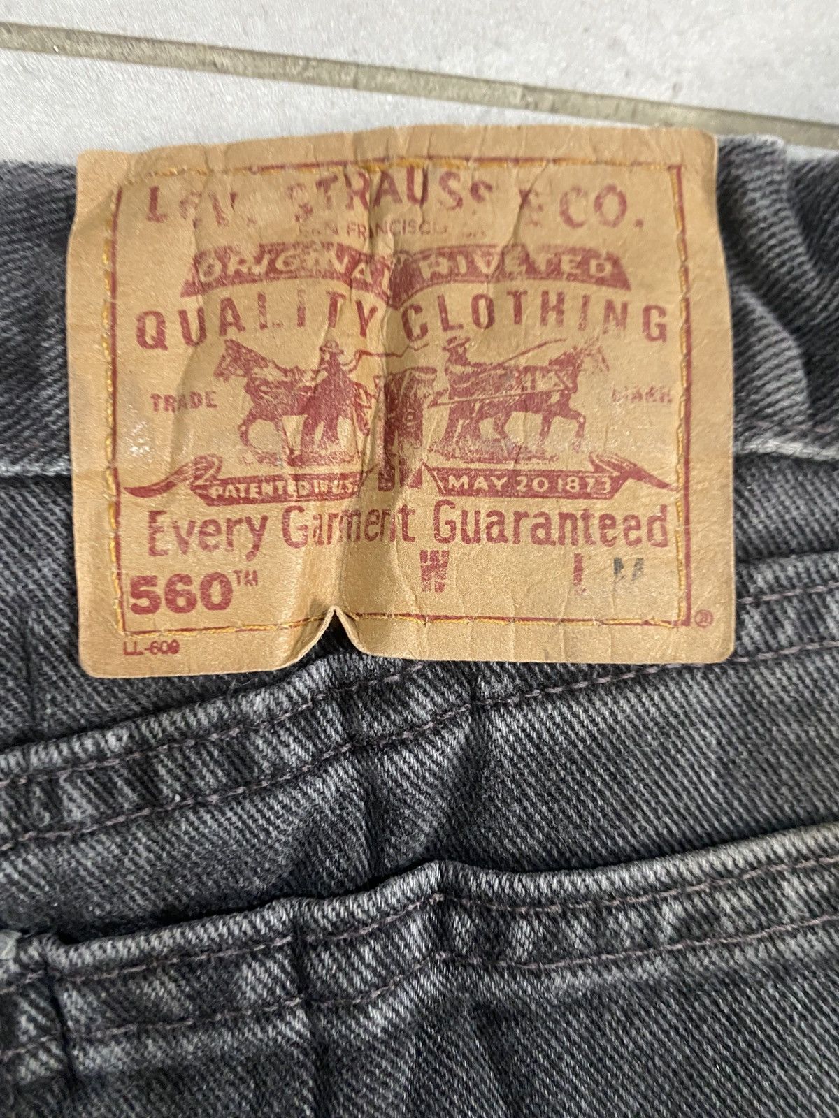 Levi's VINTAGE LEVIS 560 USA Size US 33 - 12 Thumbnail