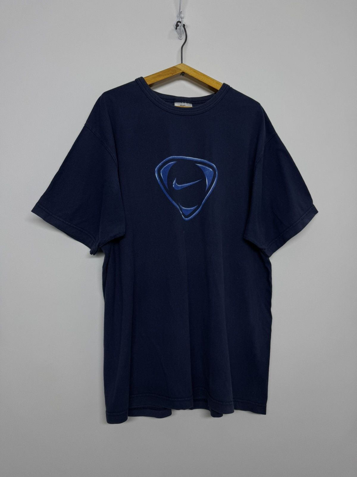Nike Vintage Nike y2k swoosh navy tee big logo 00’s Size US L / EU 52-54 / 3 - 4 Thumbnail