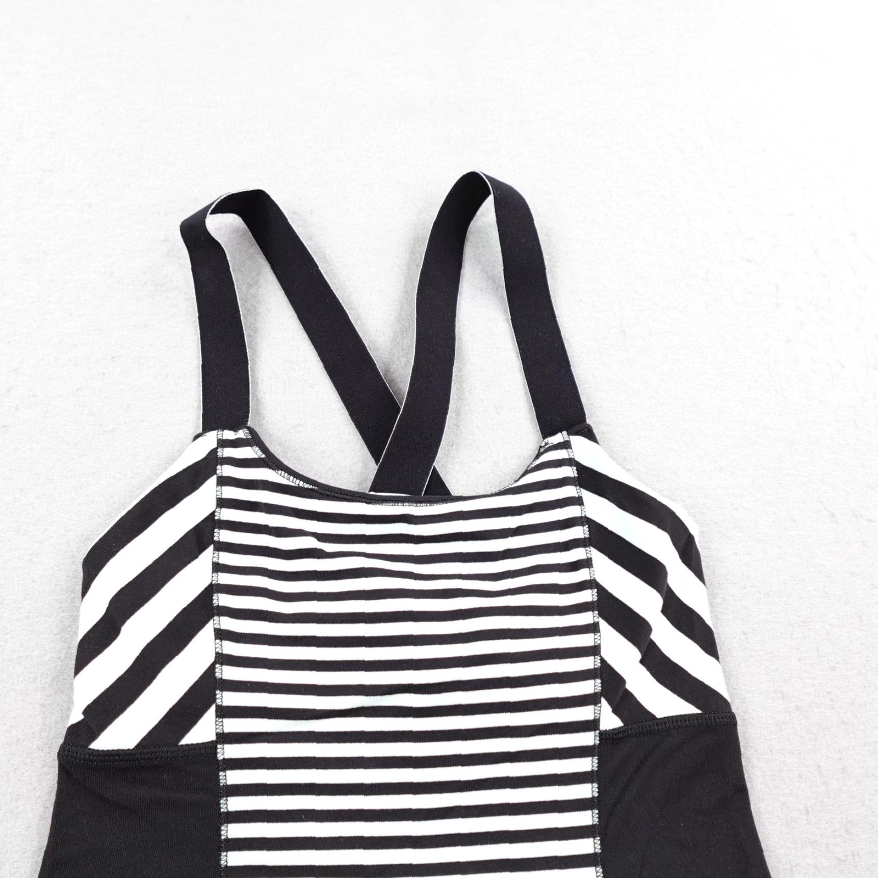 Lululemon Lululemon Tank Top Womens 4 Black Blue Stripe Built-In Bra Yoga Shirt Crossback Sleeveless Camisole Shirt Womens Size S / US 4 / IT 40 - 2 Thumbnail