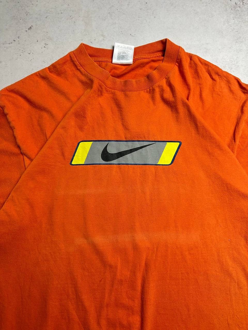 Nike Vintage Nike Swoosh Boxy T-shirt Y2K L Size US L / EU 52-54 / 3 - 3 Thumbnail