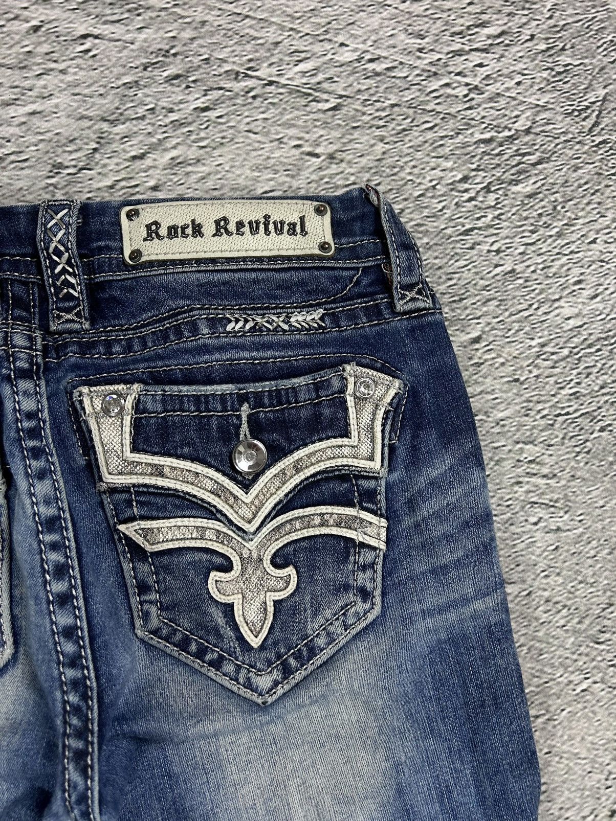 Rock Revival Rock Revival vintage rhinestone snakeskin jeans Y2K flared Size 27" / US 4 / IT 40 - 4 Thumbnail
