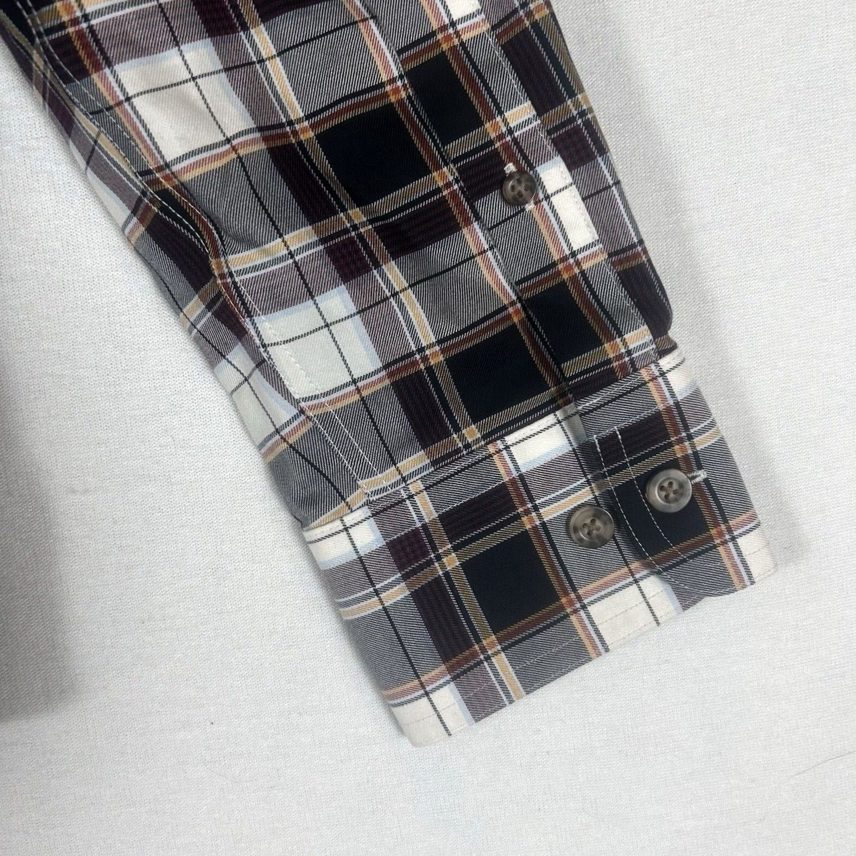 Vintage Cabela's Plaid Long Sleeve Button-Up Shirt Mens Large Wrinkle-Resistant Casual Work Cotton 100% Size US L / EU 52-54 / 3 - 6 Thumbnail