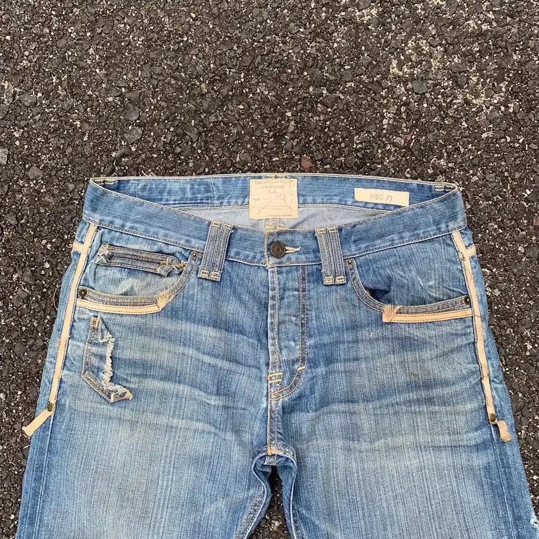 Jimmy Taverniti DESIGNER DENIM TAVERNITI JEANS BY JIMMY TAVERNITI DISTRESSED Size US 33 - 2 Thumbnail