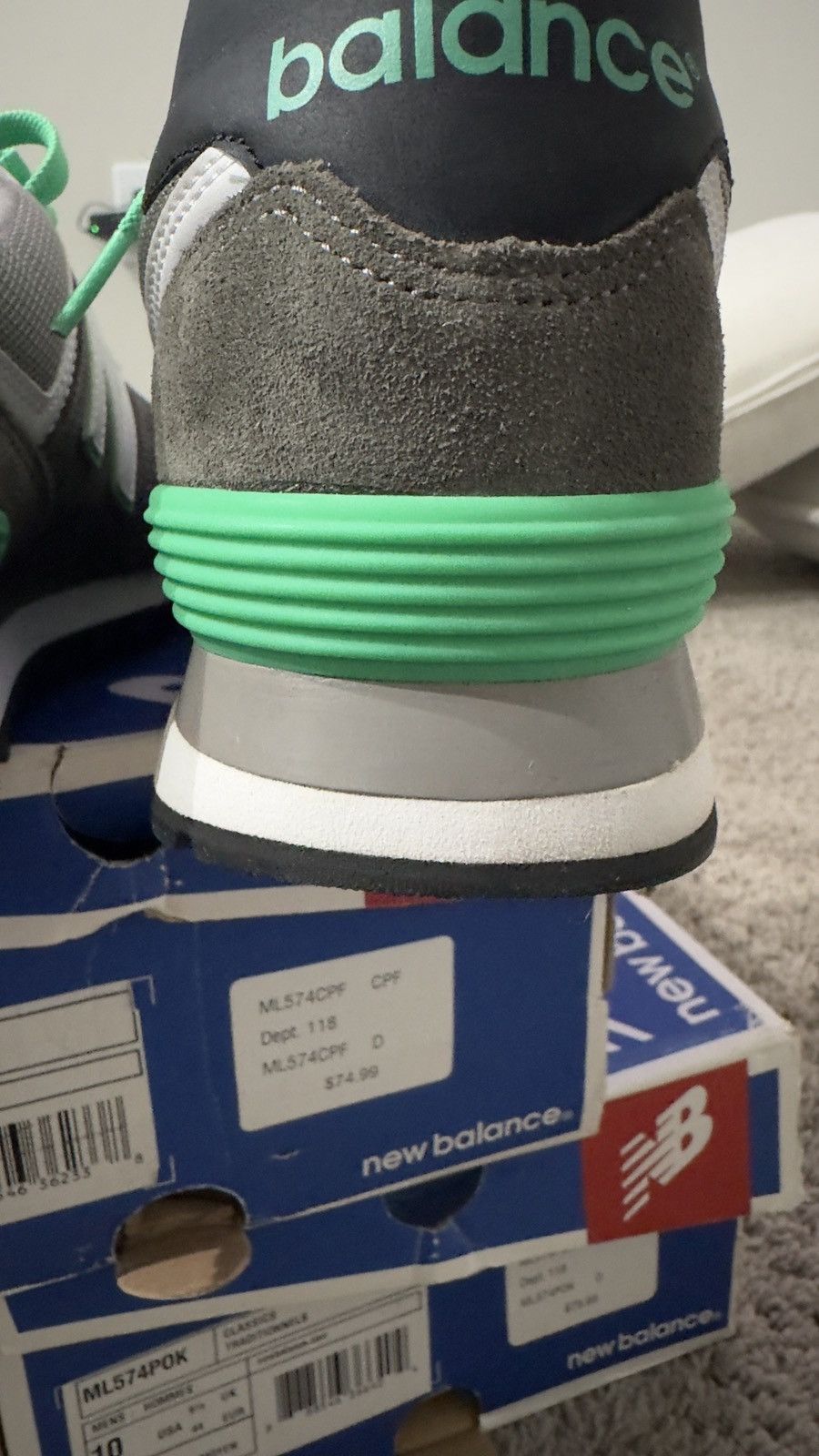 New Balance New balance 574 grey/green Size US 10 / EU 43 - 6 Thumbnail