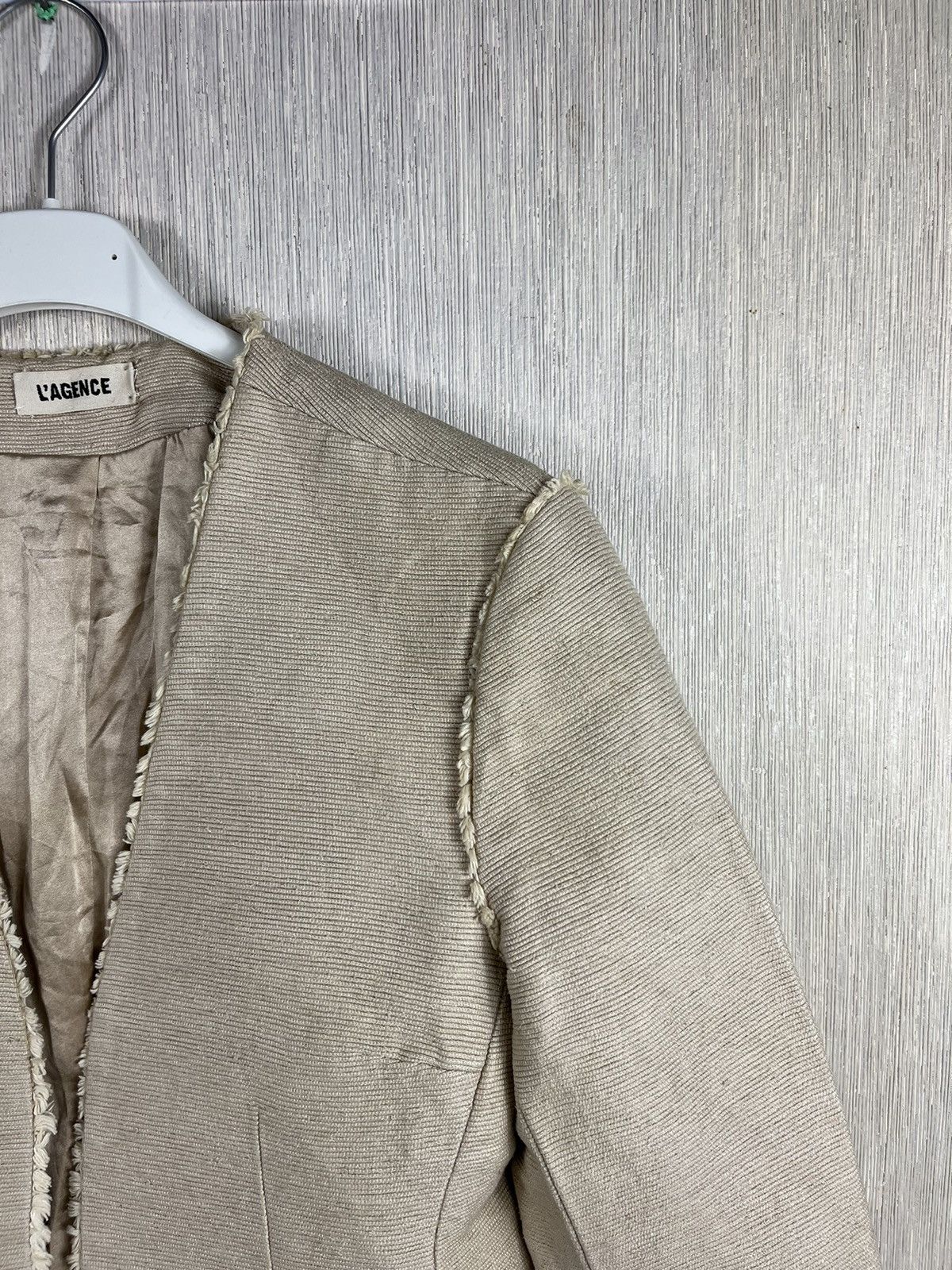 Designer × L'AGENCE L’agence raw silk blazer striped jacket distressed sand Size M / US 6-8 / IT 42-44 - 3 Thumbnail