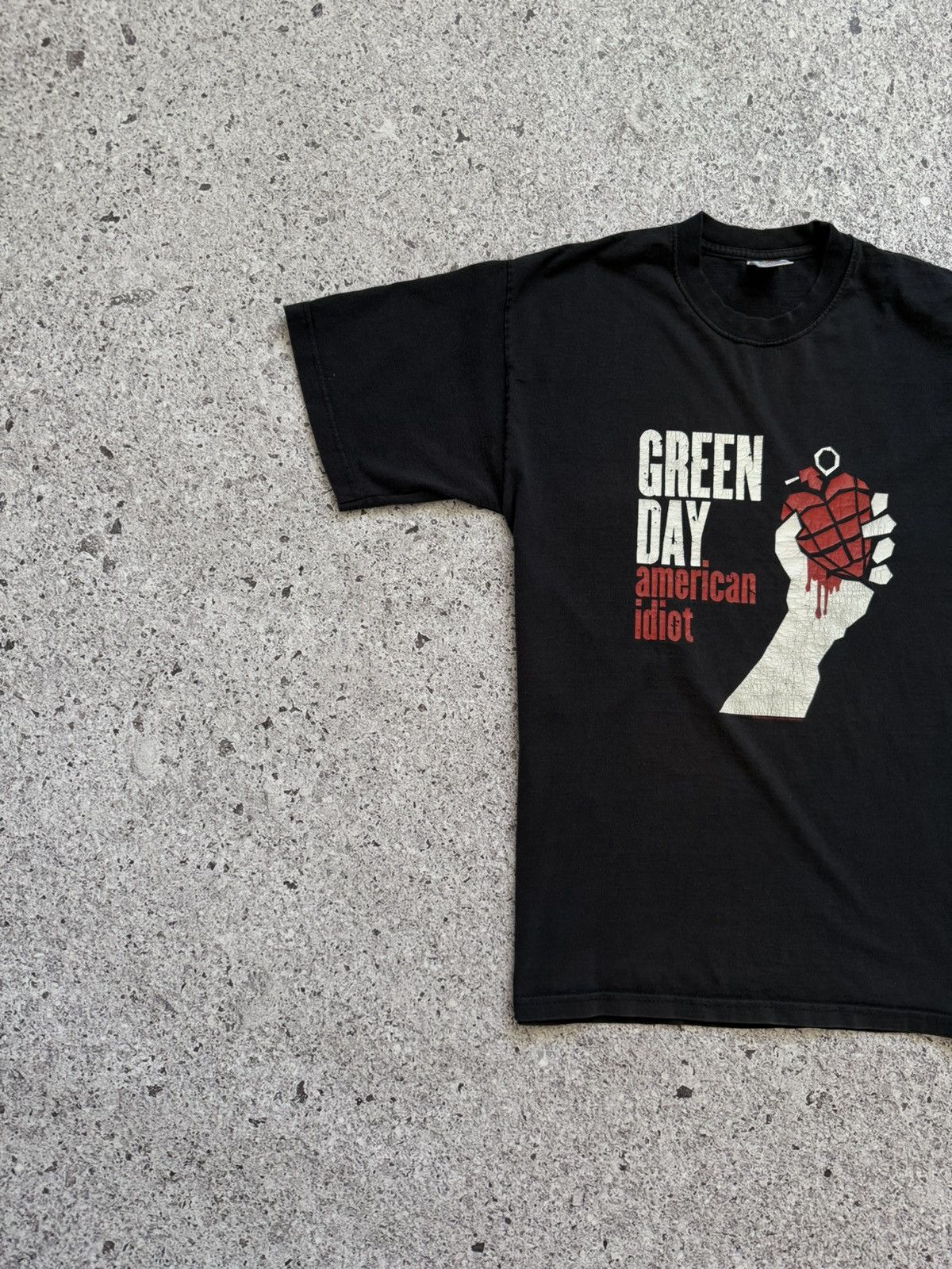 Band Tees × Vintage Vintage BLUE 2004 Green Day American Idiot Album t-shirt Size US M / EU 48-50 / 2 - 3 Thumbnail