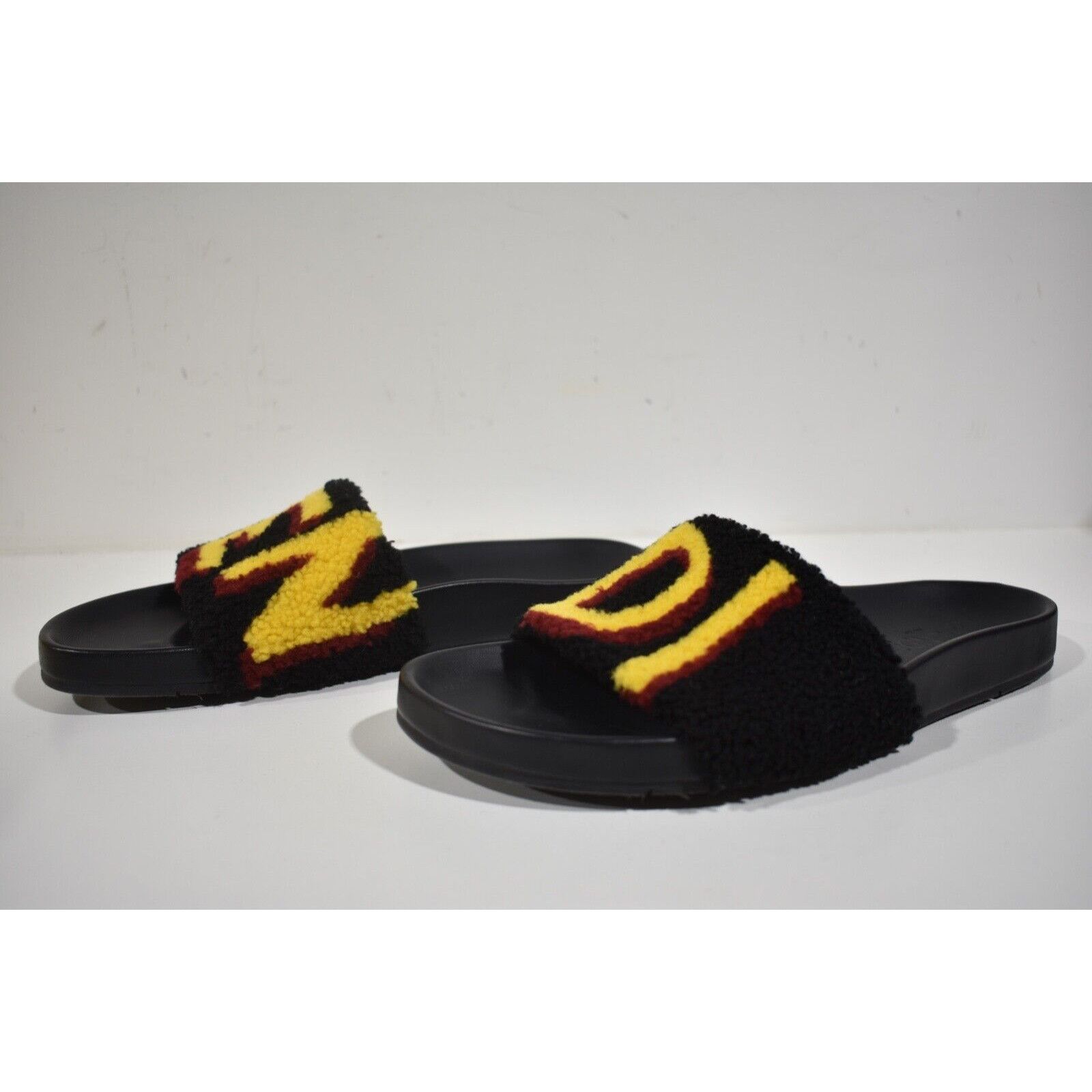 Fendi Fendi Mens Shearling Fur Logo Flat Slide Sandal Flip Flop 7 Size US 7 / EU 40 - 9 Thumbnail