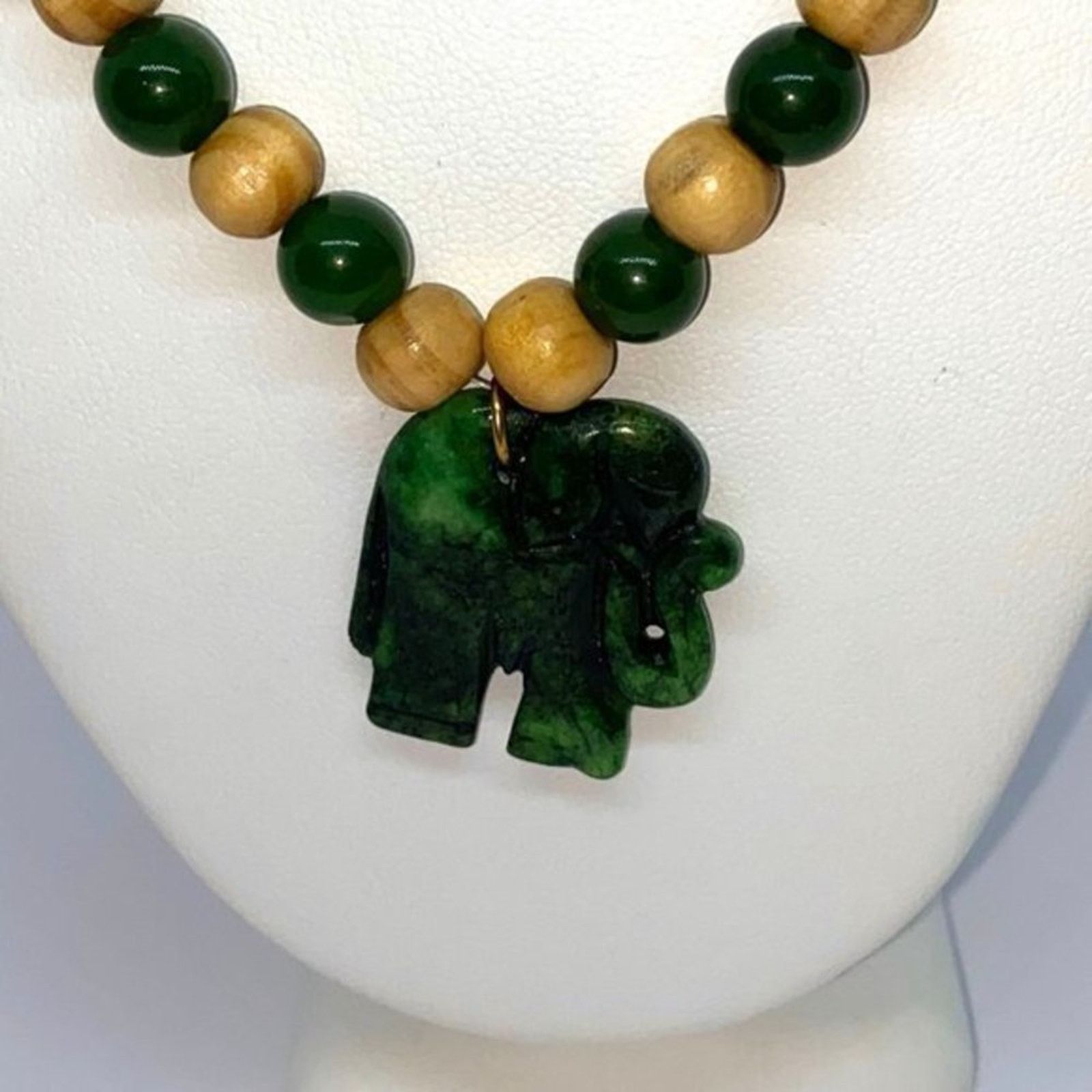 Handmade Handmade Beaded Wood & Green Elephant Necklace Size ONE SIZE - 7 Thumbnail