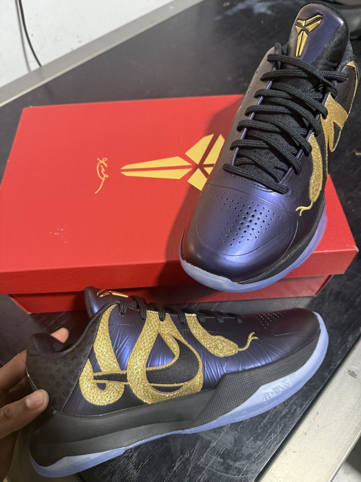 Nike NIKE KOBE V EGGPLANT / BLACK Size US 8 / EU 41 - 4 Thumbnail