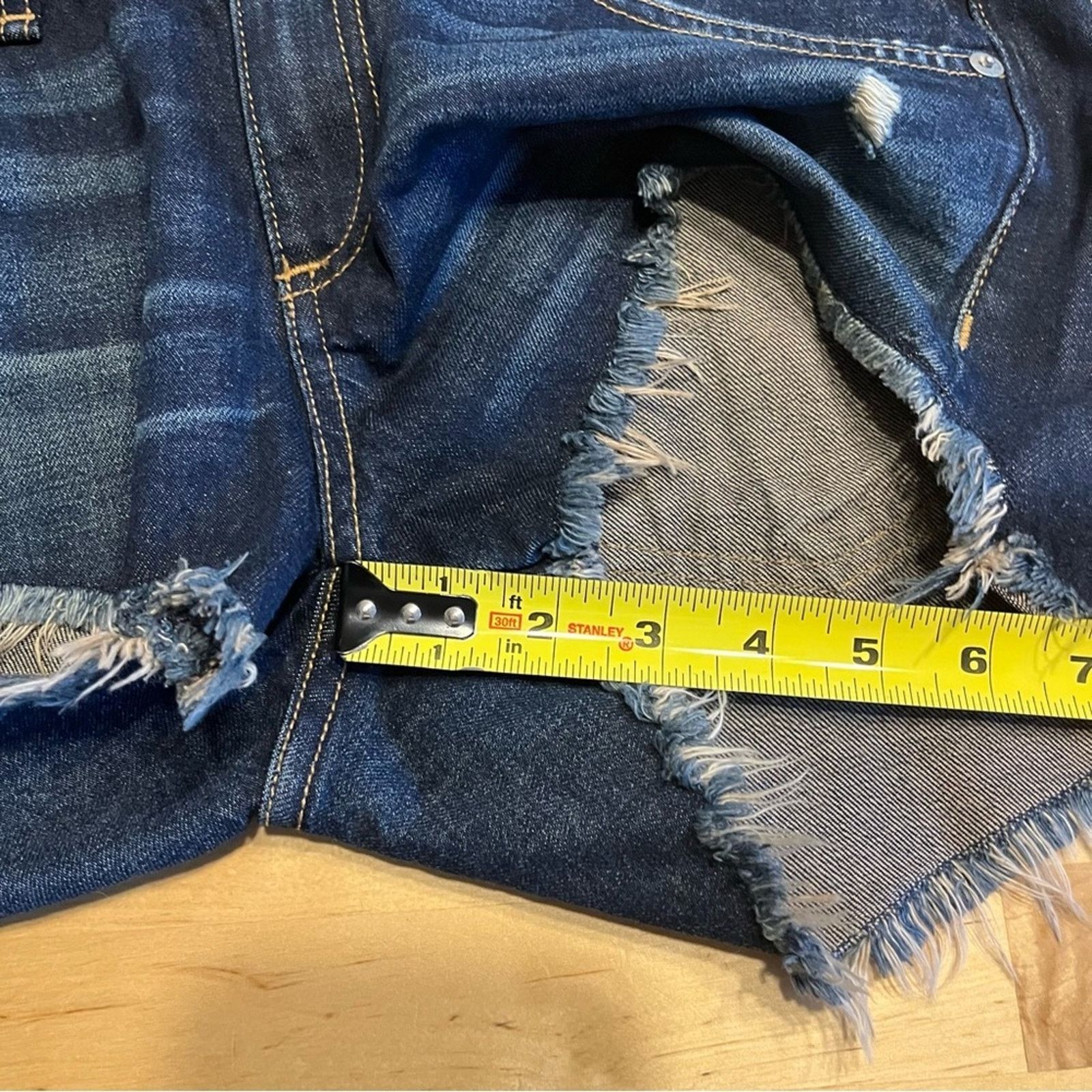 Rag & Bone Rag & Bone Cut Off Denim Shorts Size 26 Distressed Cotton Size 26" / US 2 / IT 38 - 8 Thumbnail