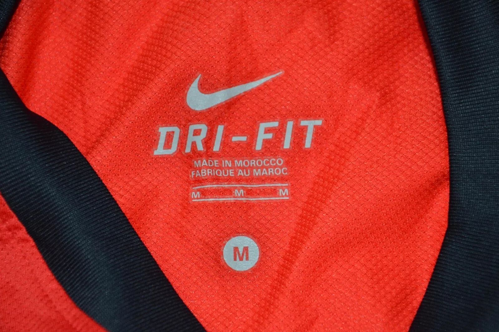 Nike PSG 2010/2011 AWAY FOOTBALL SHIRT JERSEY NIKE SIZE M ADULT Size US M / EU 48-50 / 2 - 3 Thumbnail