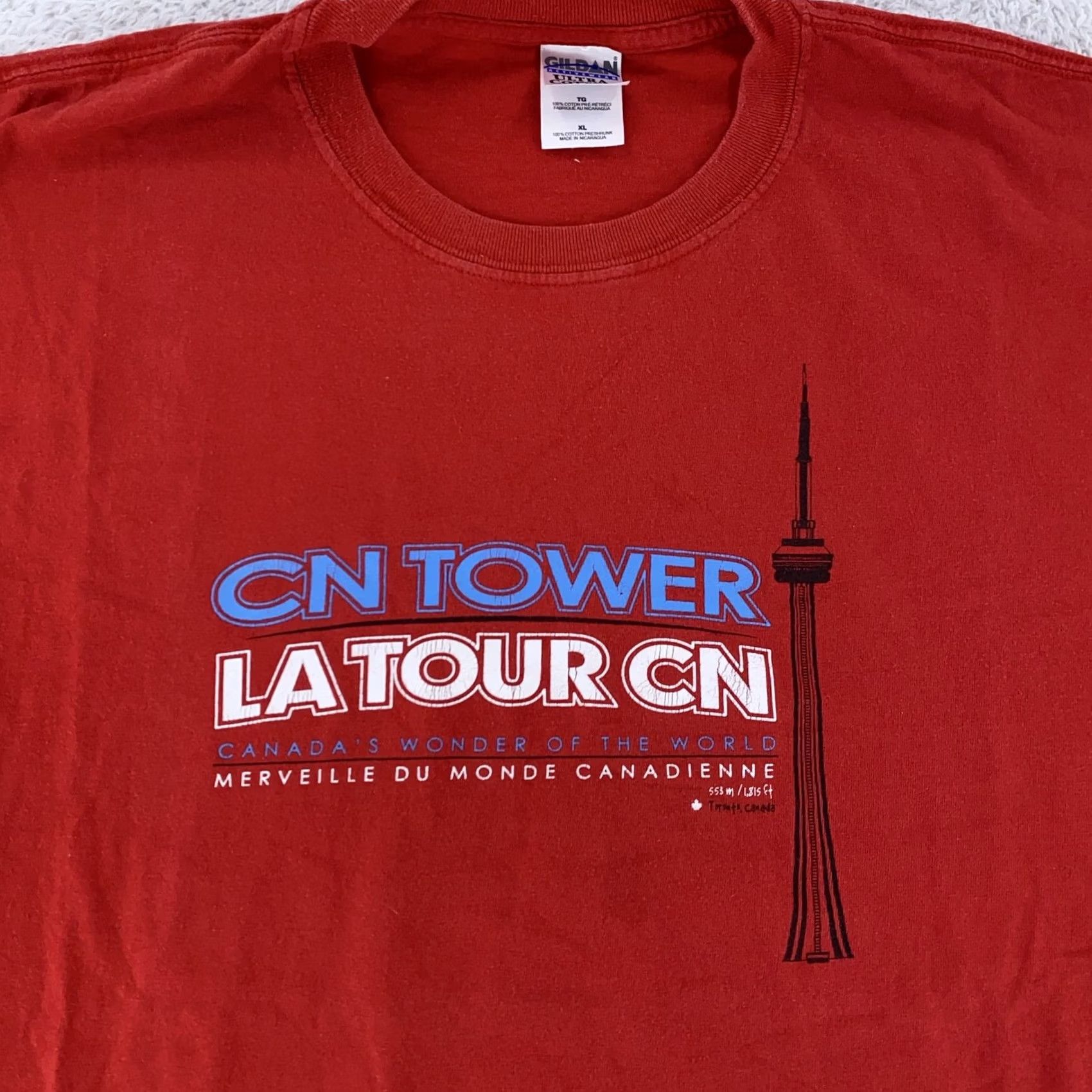 Gildan VINTAGE CN Tower Toronto Canada Shirt Mens XL Red Souvenir Graphic Tee Landmark Mens Size US XL / EU 56 / 4 - 2 Thumbnail