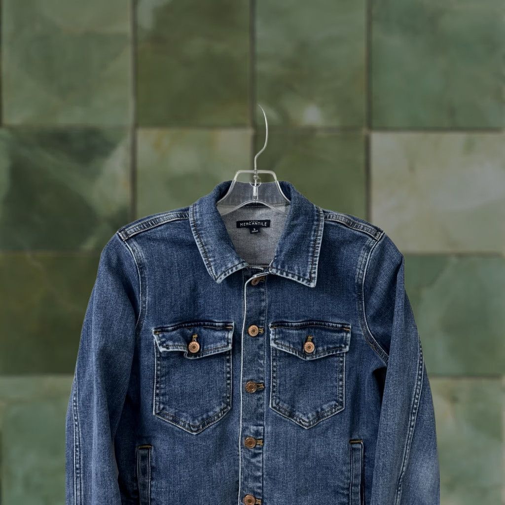 Denime J.Crew Mercantile Denim Trucker Jacket Womens Small Medium Wash Blue Pockets L/S Size S / US 4 / IT 40 - 1 Thumbnail