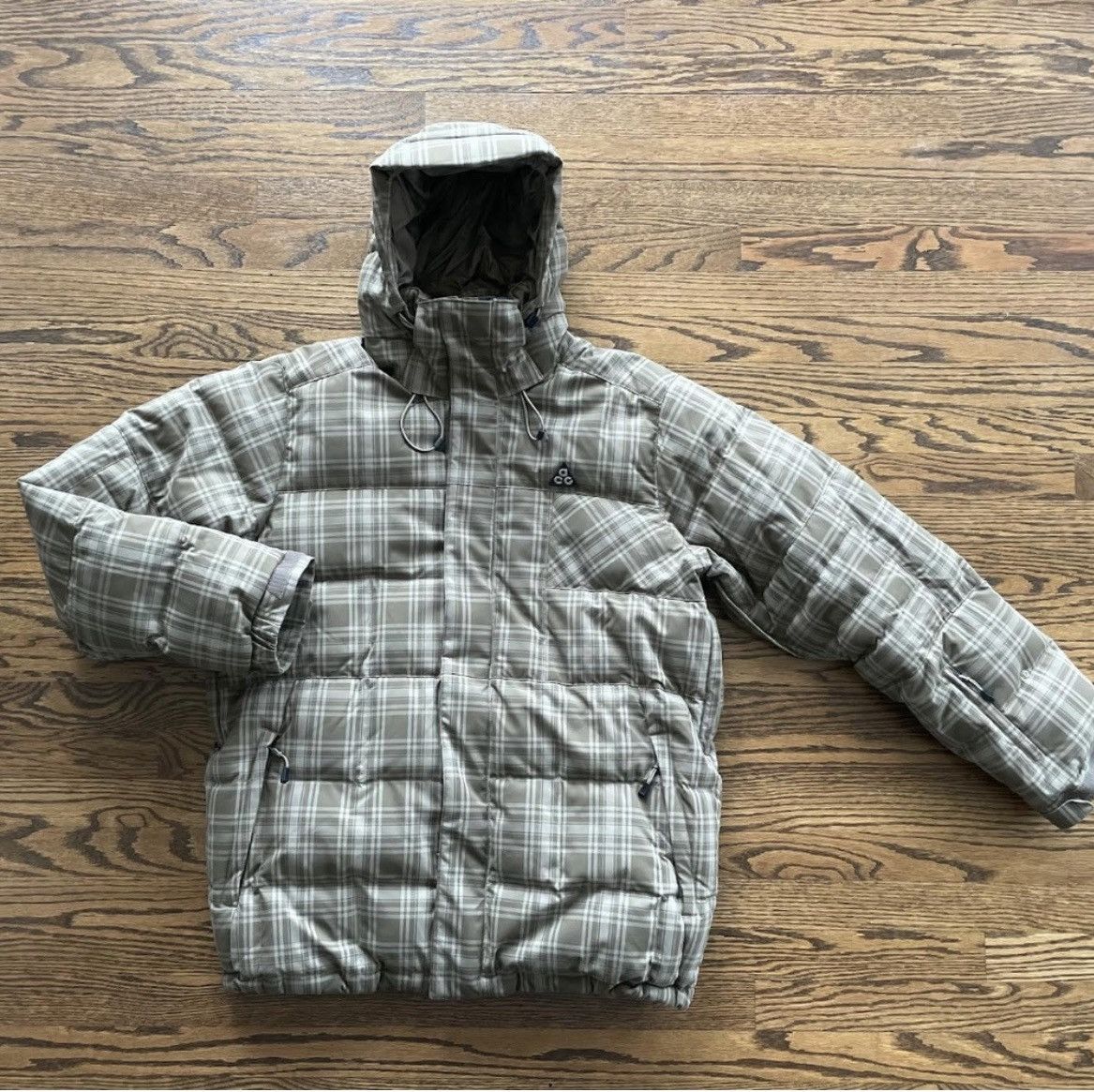 acg snowboard jacket
