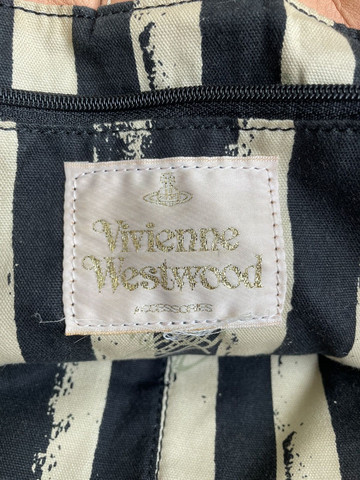 Genuine Leather × Seditionaries × Vivienne Westwood OG Vivienne Westwood Orb Logo Embossed Leather Shoulder Bag Size ONE SIZE - 8 Thumbnail