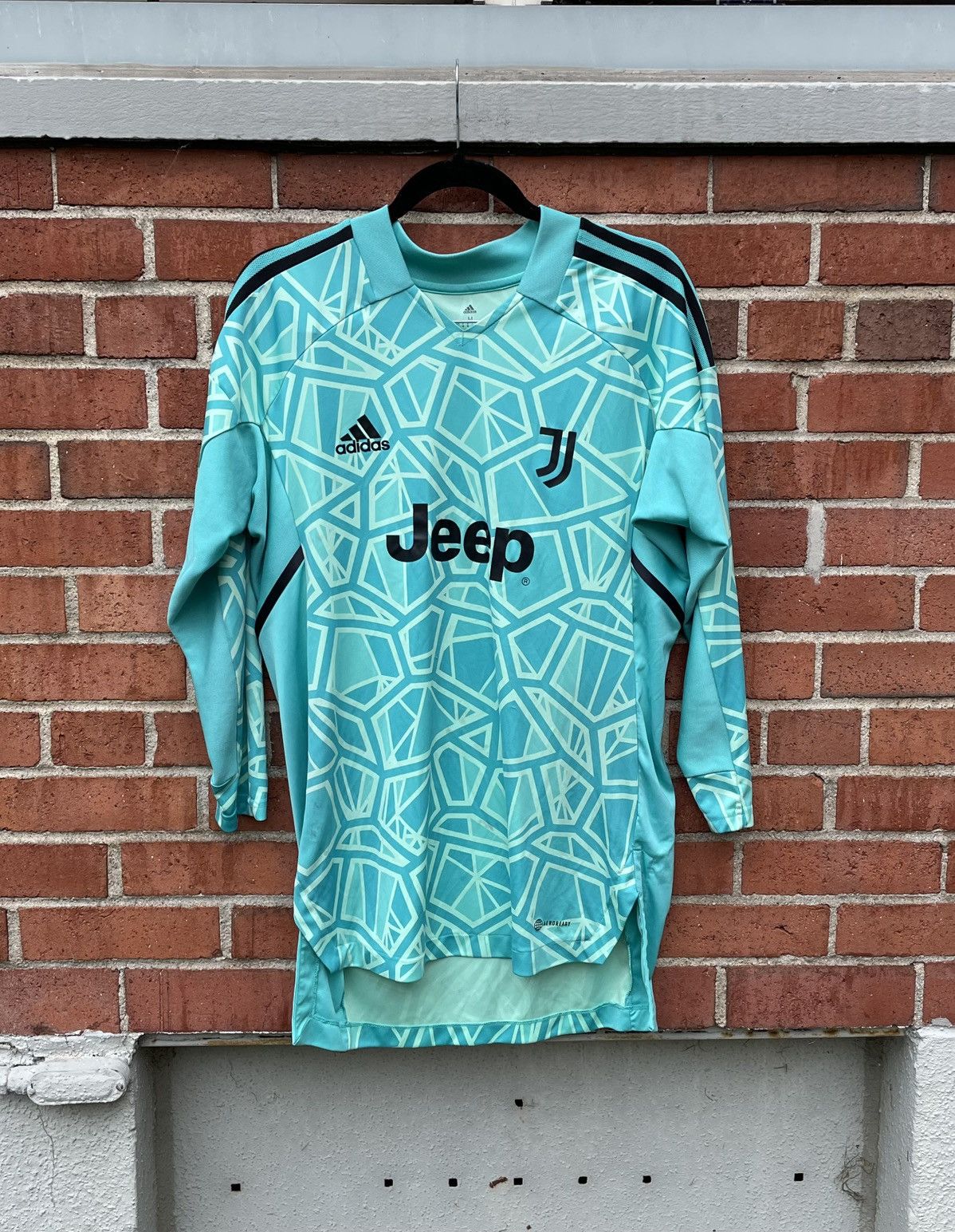 Adidas 2022/23 Adidas Aeroready Juventus #1 Goalkeeper Soccer Size US M / EU 48-50 / 2 - 1 Thumbnail
