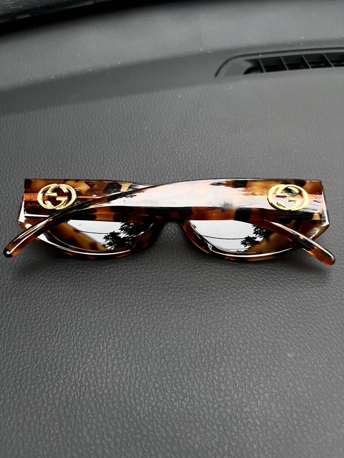 Gucci Gucci Tortoise Sunglasses Size 30 - 2 Thumbnail