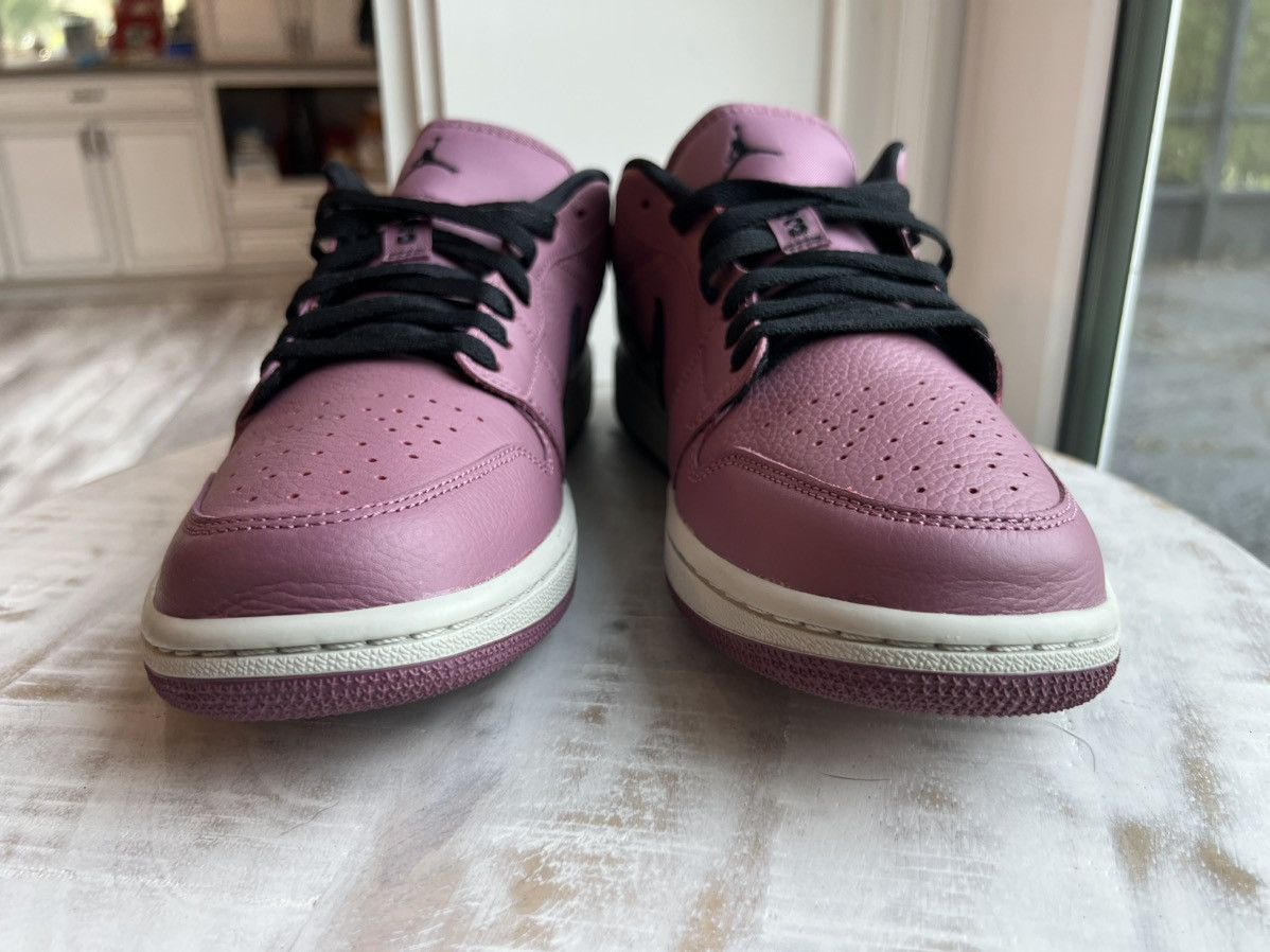 Jordan Brand Nike Air Jordan 1 Low Light Mulberry size 11w 9.5m Size US 11 / IT 41 - 3 Thumbnail