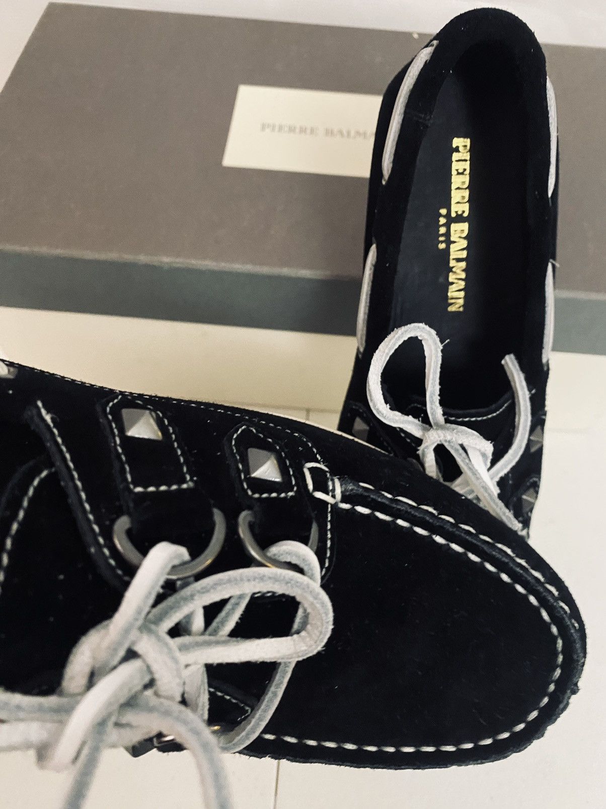 Pierre Balmain Balmain Black Suede Medal Dual Stud Contrast Boatshoe 40 New Size US 9 / IT 39 - 6 Thumbnail