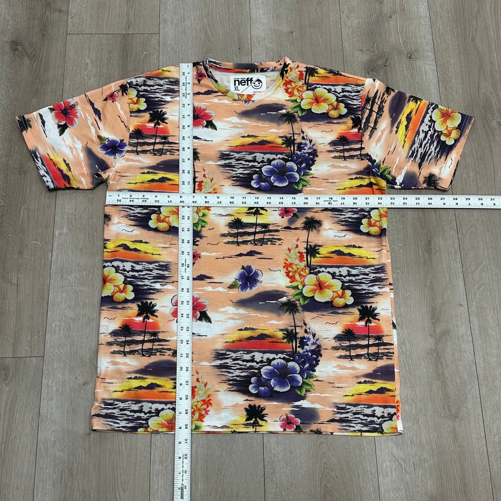 NEFF NEFF Custom Goods Hawaiian Island flower print tee T Shirt Size US XL / EU 56 / 4 - 4 Thumbnail