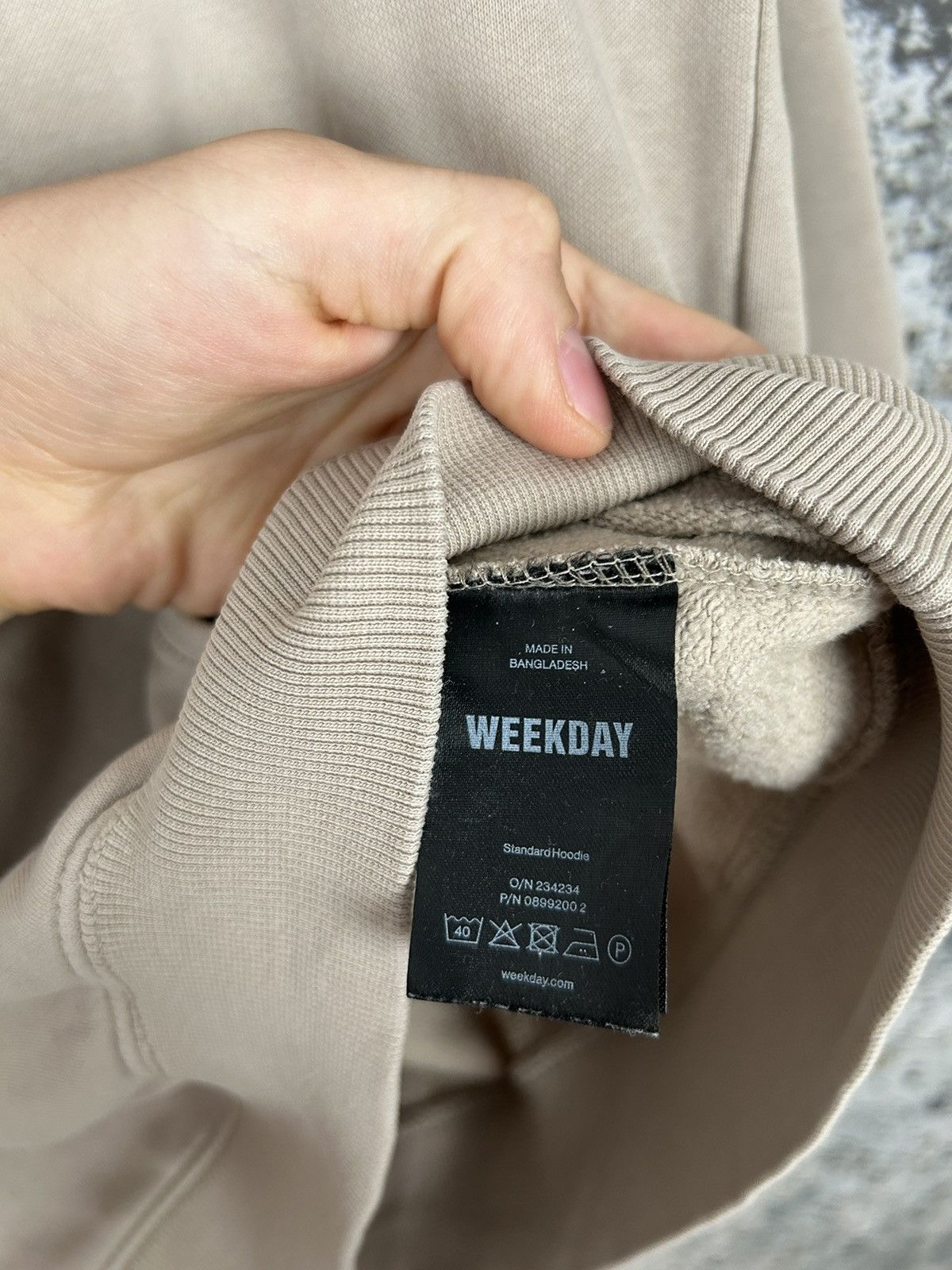 Weekday Weekday Beige Boxy Hoodie Streetwear Fashion Skate Size US M / EU 48-50 / 2 - 5 Thumbnail