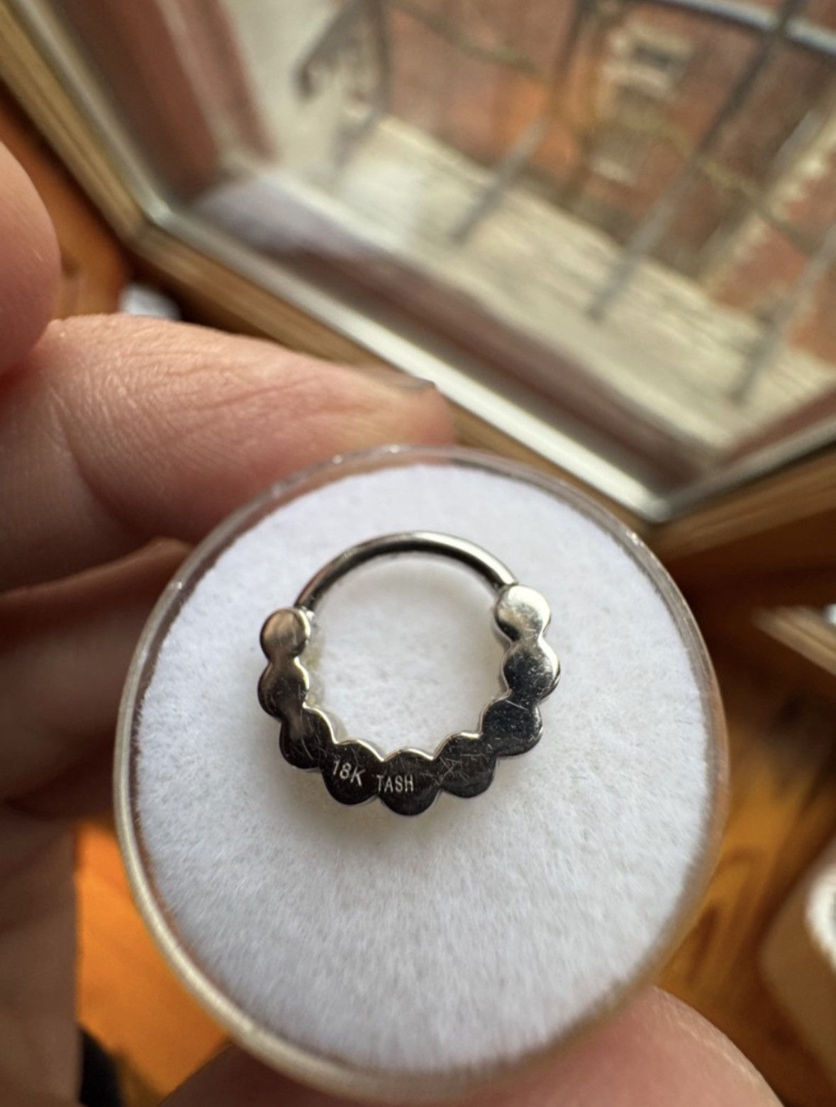 Other 18k White Gold Diamond Scalloped Horizontal Eternity Clicker Size ONE SIZE - 3 Thumbnail