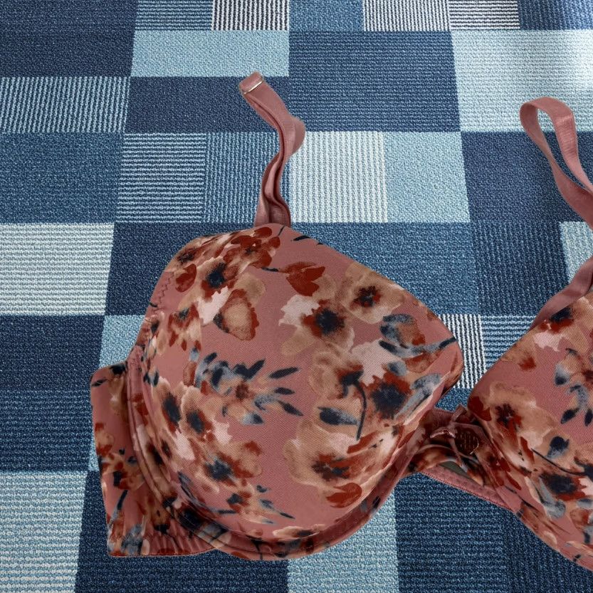 Pinko Daisy Fuentes Bra Women's 36C Pink Floral Print Underwired Push Up Shirt Adult Womens 36C Pink Floral Daisy Fuentes Bra Size ONE SIZE - 1 Thumbnail