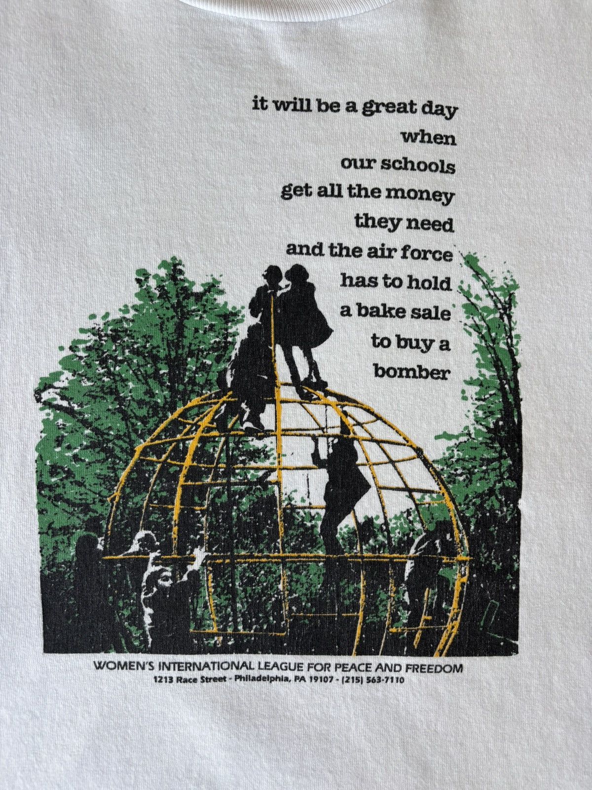 Vintage Vintage Rare Anti War Womens Club Tee Shirt Size US L / EU 52-54 / 3 - 2 Thumbnail