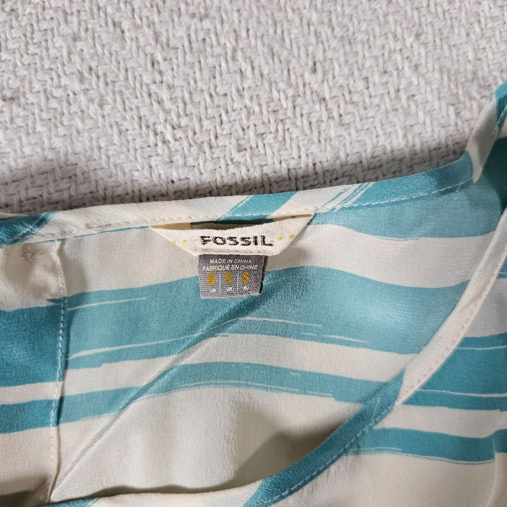 Fossil FOSSIL Silk Cap Sleeve Blouse Top Women Small White Teal Stripe Geometric Classic Size S / US 4 / IT 40 - 5 Thumbnail