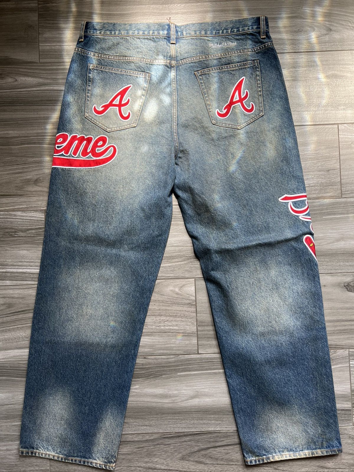 Mitchell & Ness × Supreme Supreme Mitchell & Ness Atlanta Braves SS26 Loose Fit Jean Size US 38 / EU 54 - 2 Thumbnail