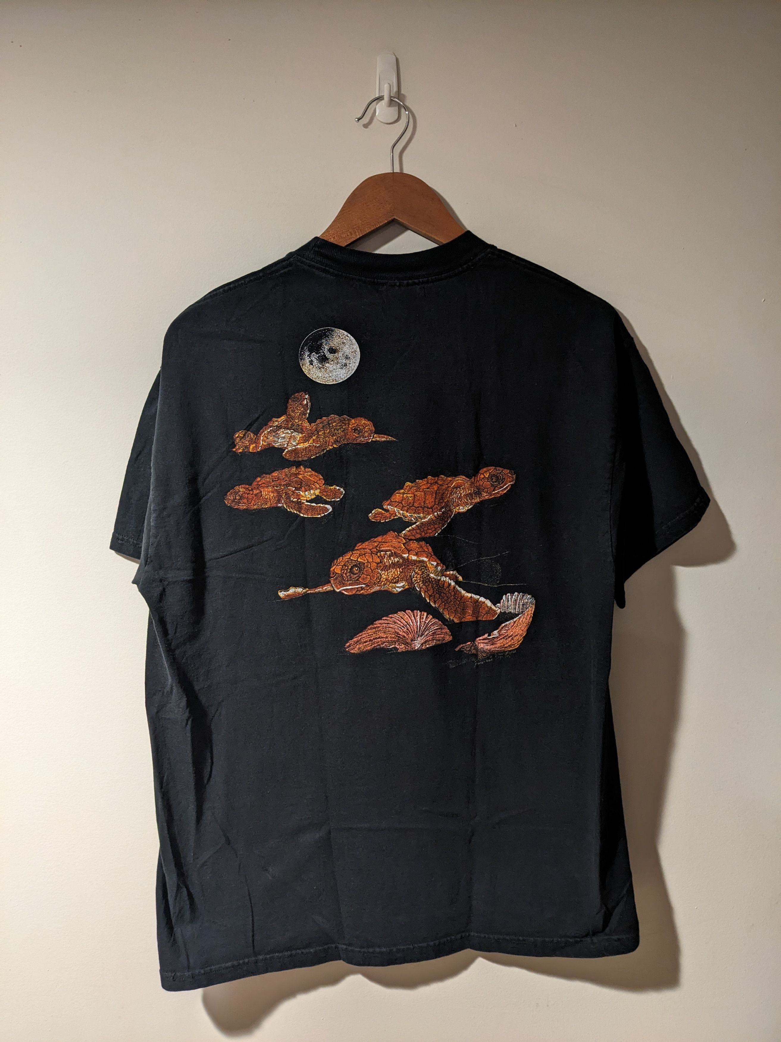 Vintage Vintage Y2K Sea Turtles Dig the Dark Animal Moon T-Shirt Size US L / EU 52-54 / 3 - 1 Thumbnail
