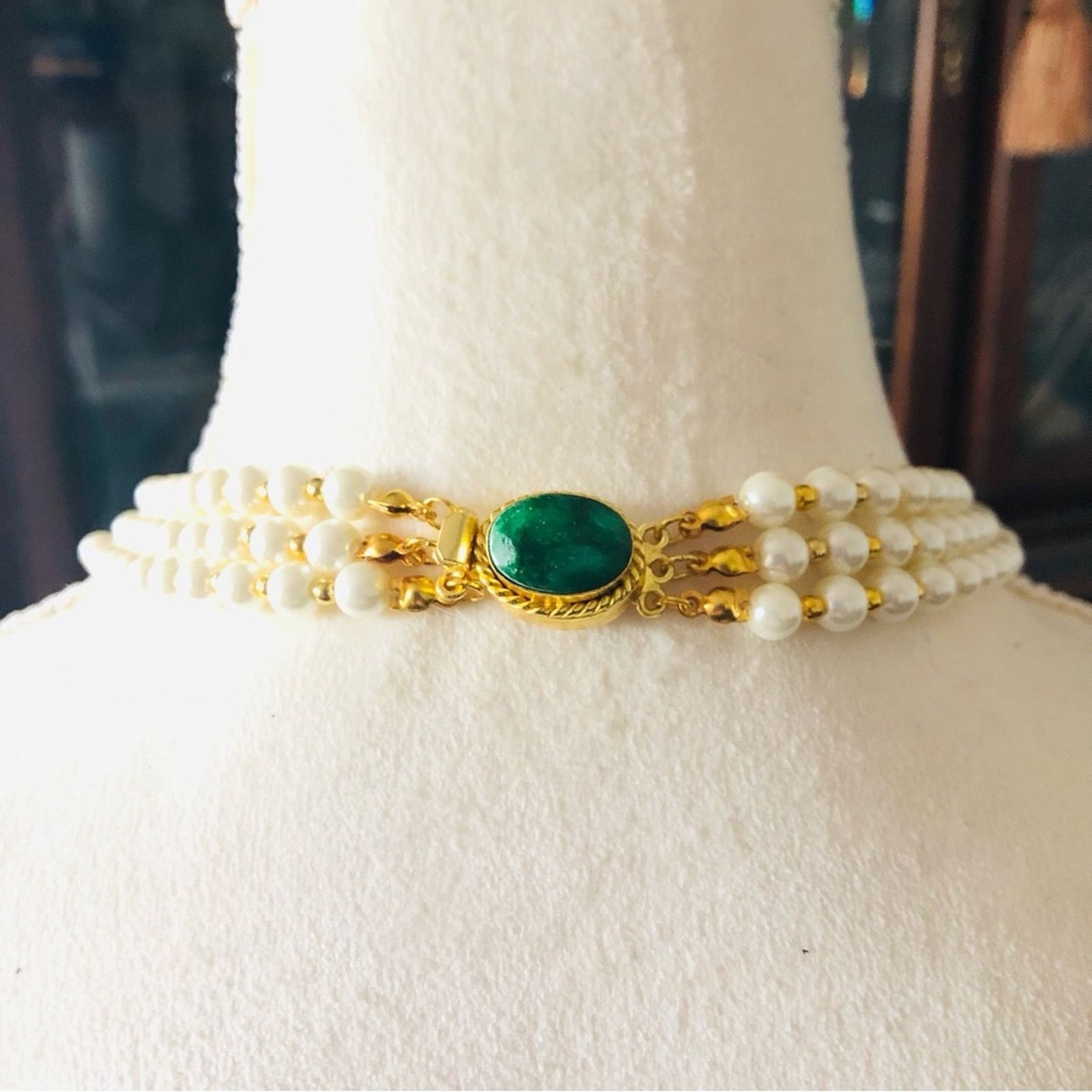 Handmade Handcrafted cream Pearl genuine emerald necklace Size ONE SIZE - 6 Thumbnail