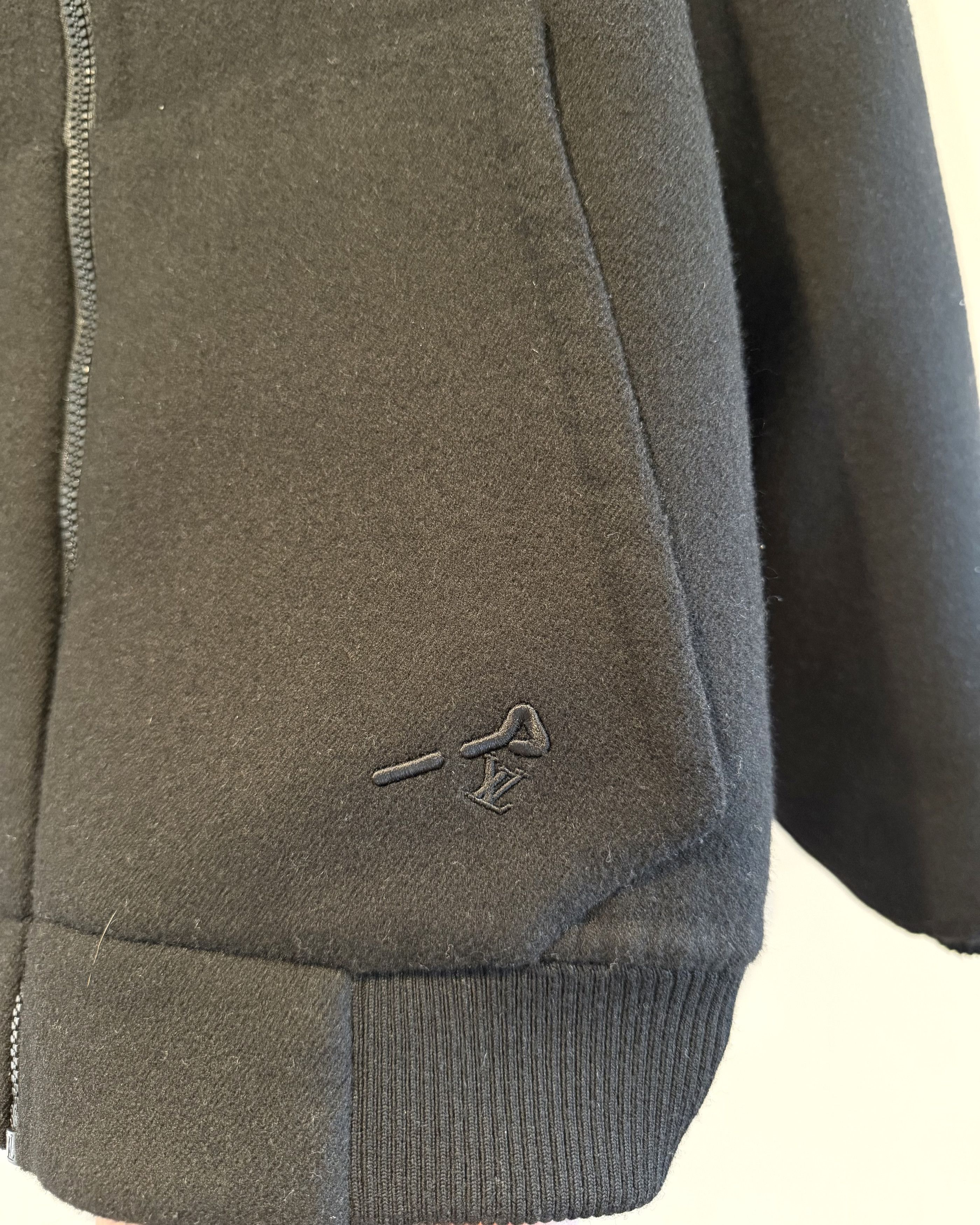 Louis Vuitton Louis Vuitton Reversible Monogram Flower Shearling Hoodie Size US M / EU 48-50 / 2 - 11 Thumbnail