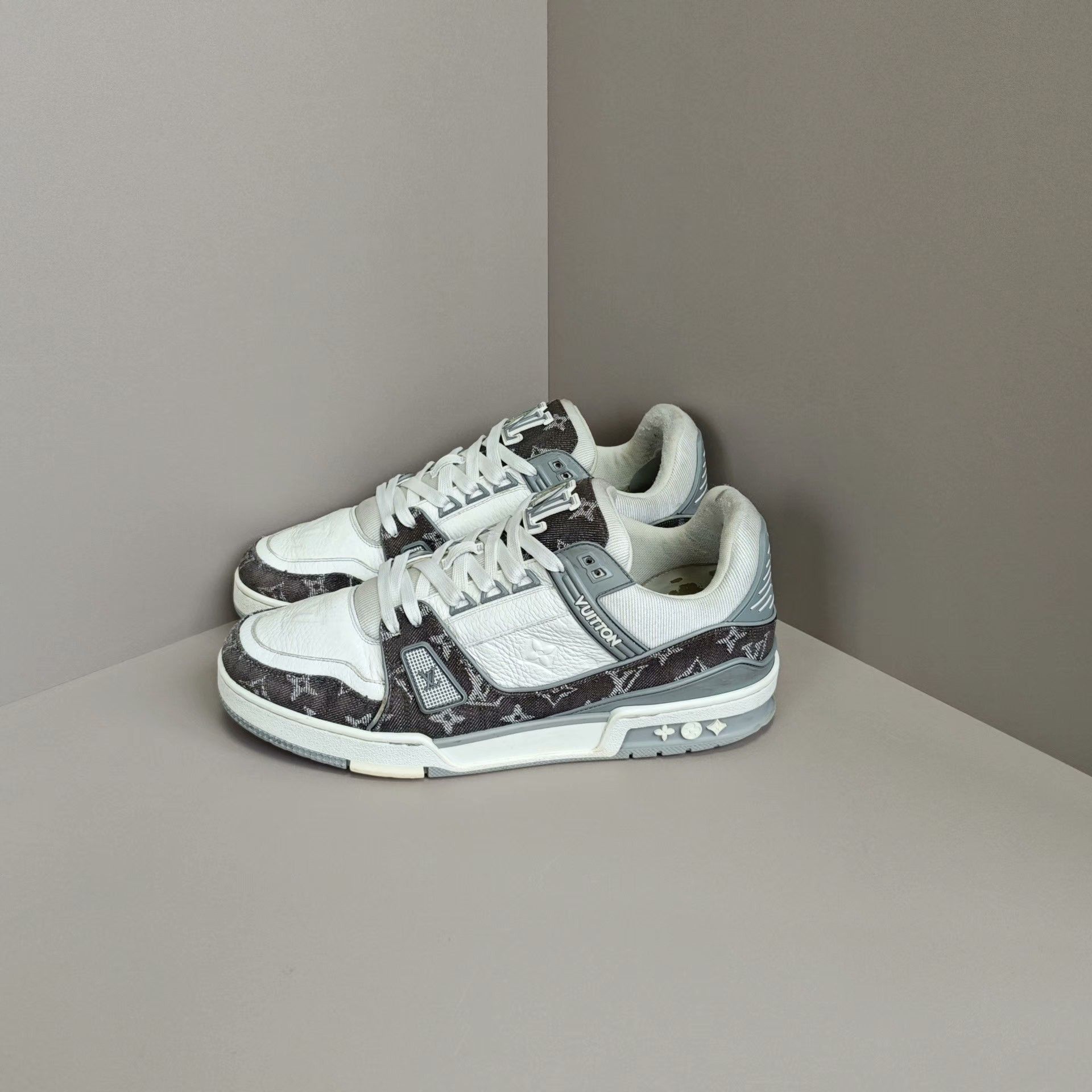 Louis Vuitton Louis Vuitton Training Denim White Lowtop Sneakers 9 Men Size US 9 / EU 42 - 1 Thumbnail