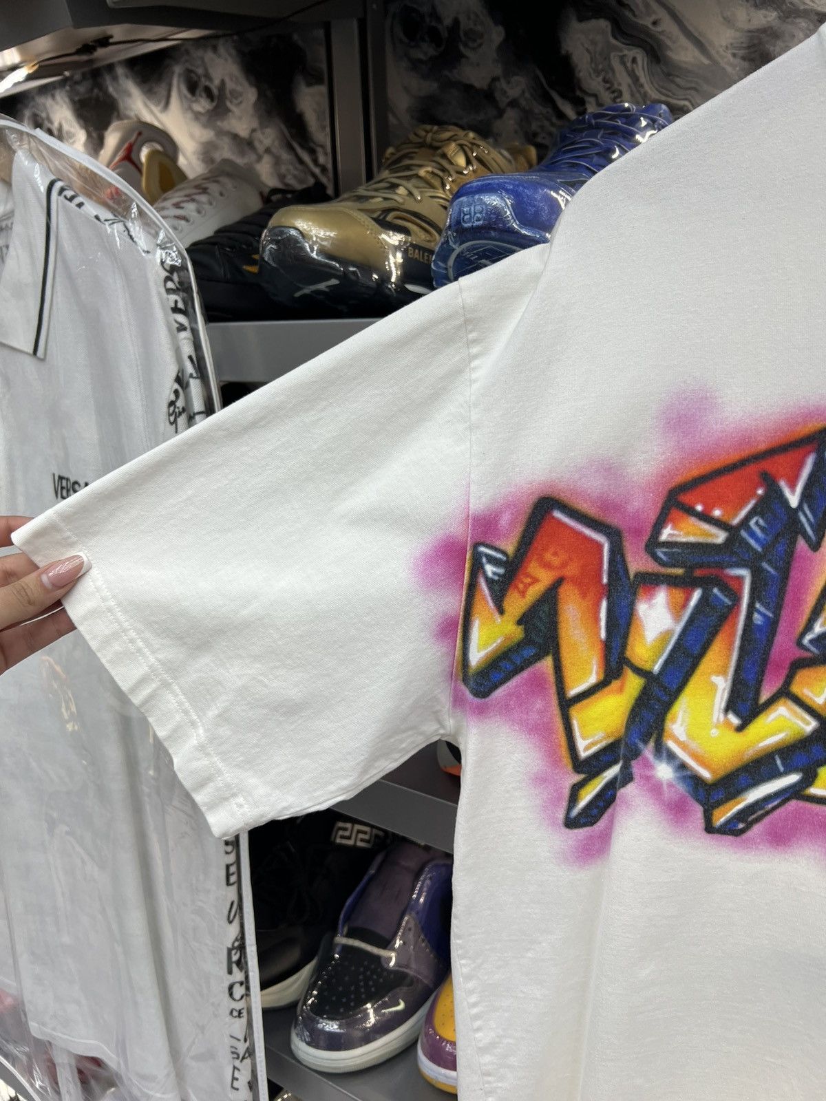 Louis Vuitton Louis Vuitton Graffti White Tee Size US XXL / EU 58 / 5 - 4 Thumbnail