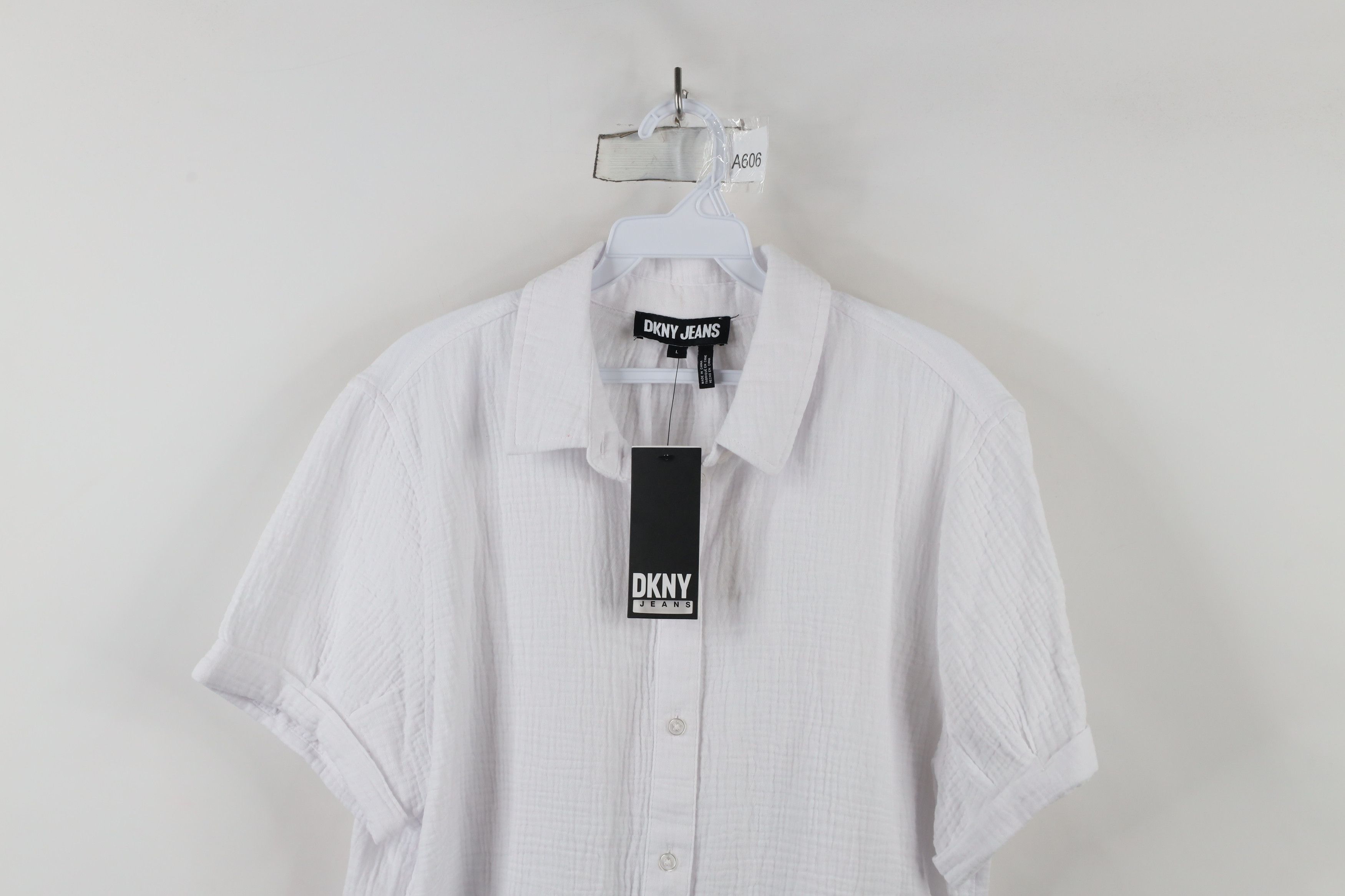 DKNY × Vintage Deadstock Vintage Y2K DKNY Collared Button Shirt White Size L / US 10 / IT 46 - 2 Thumbnail