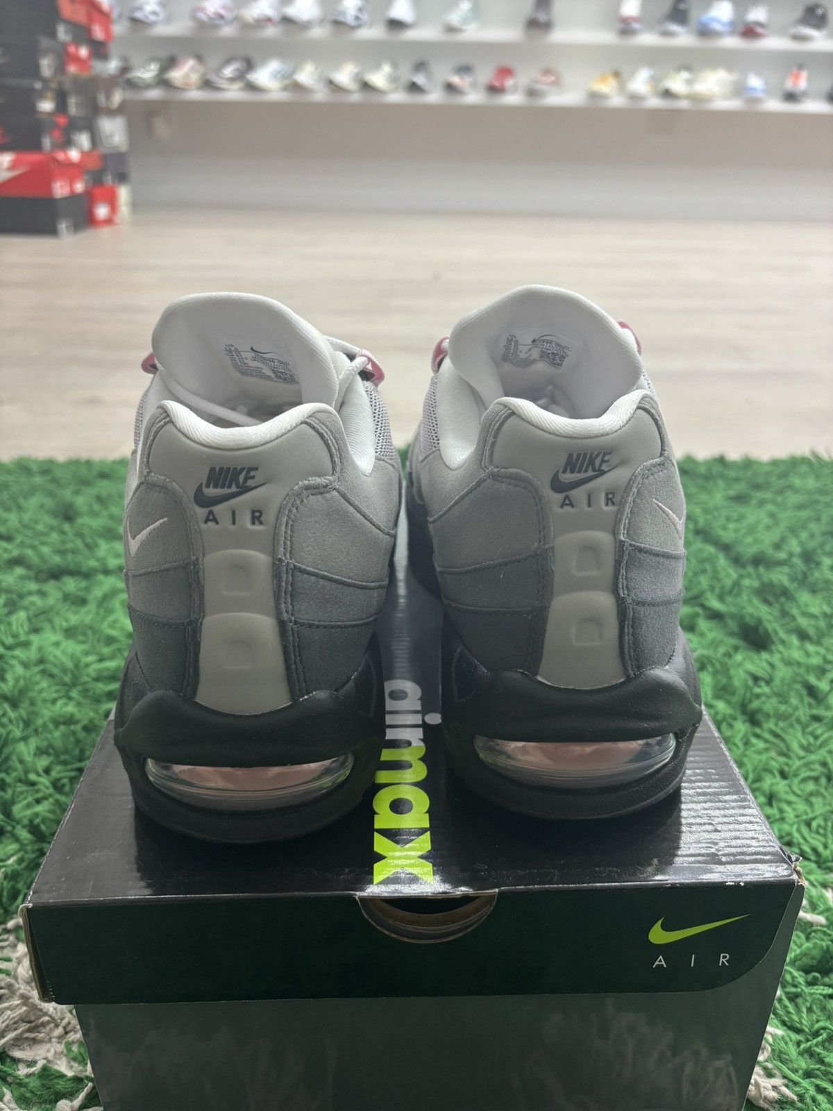 Nike ✅Nike Air Max 95 OG Neon Size 11M Size US 11 / EU 44 - 6 Thumbnail