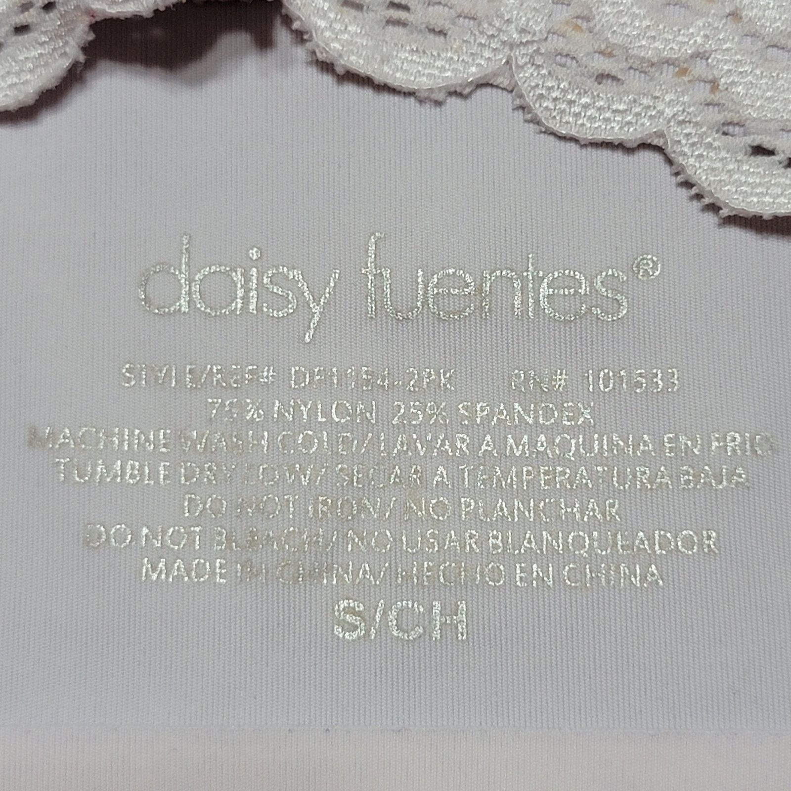Other Daisy Fuentes Padded Slip-On Bra w/ Lace Front - Size Small Size ONE SIZE - 5 Thumbnail
