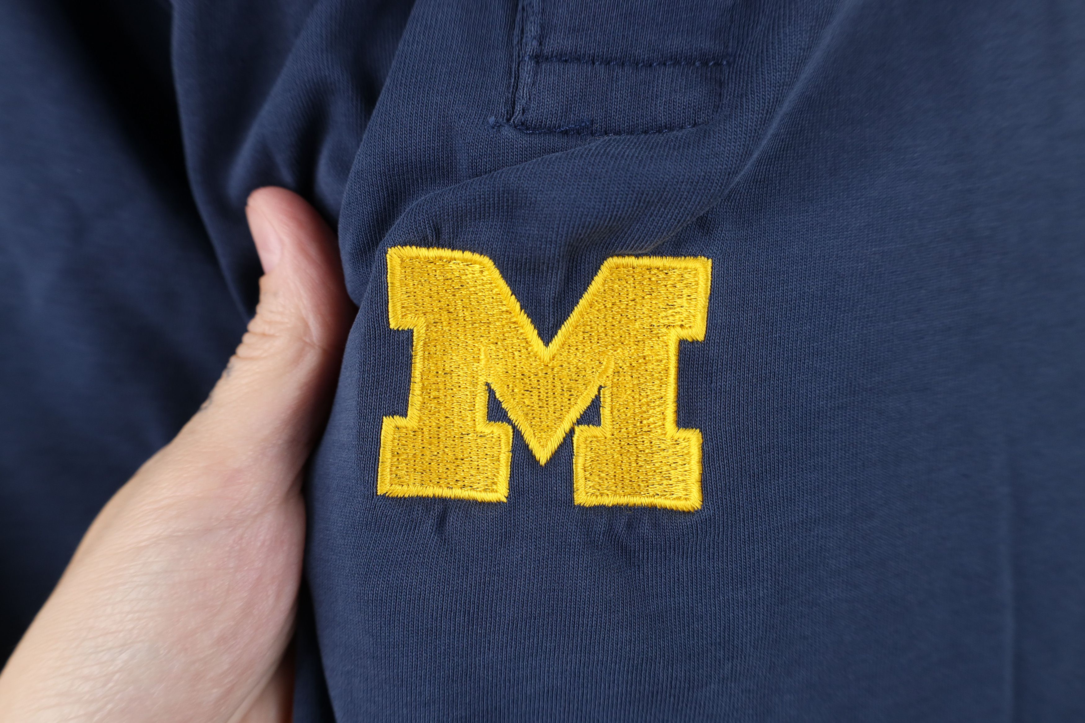 Nike Vintage Nike Scott Mini Swoosh University of Michigan Polo Size US L / EU 52-54 / 3 - 5 Thumbnail