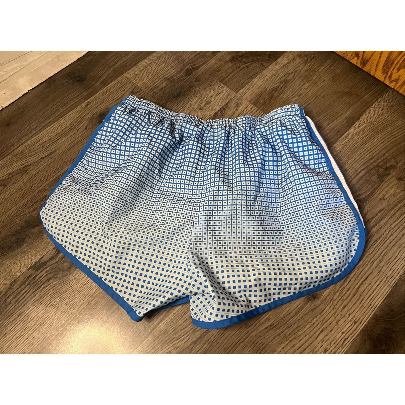 Nike Nike Blue And White Patterned Dri-Fit Shorts Woman’s Size Me Size 28" / US 6 / IT 42 - 7 Thumbnail