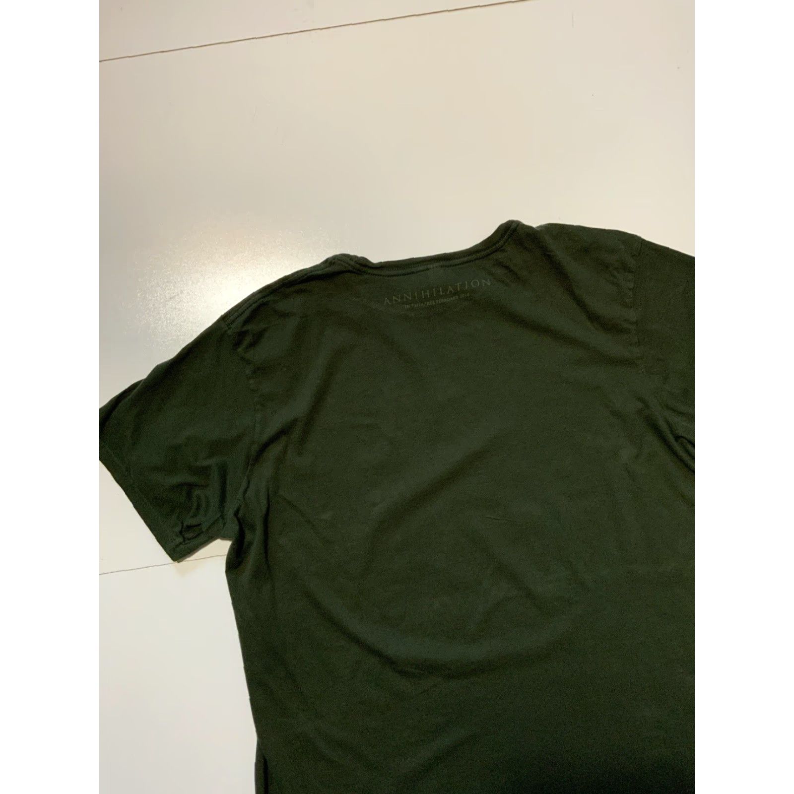 Vintage VINTAGE Annihilation Fear What’s Inside Sci Fi Horror Movie Film Promo Graphic T-Shirt XL Green Mens District Threads Shirt Size US XL / EU 56 / 4 - 5 Thumbnail
