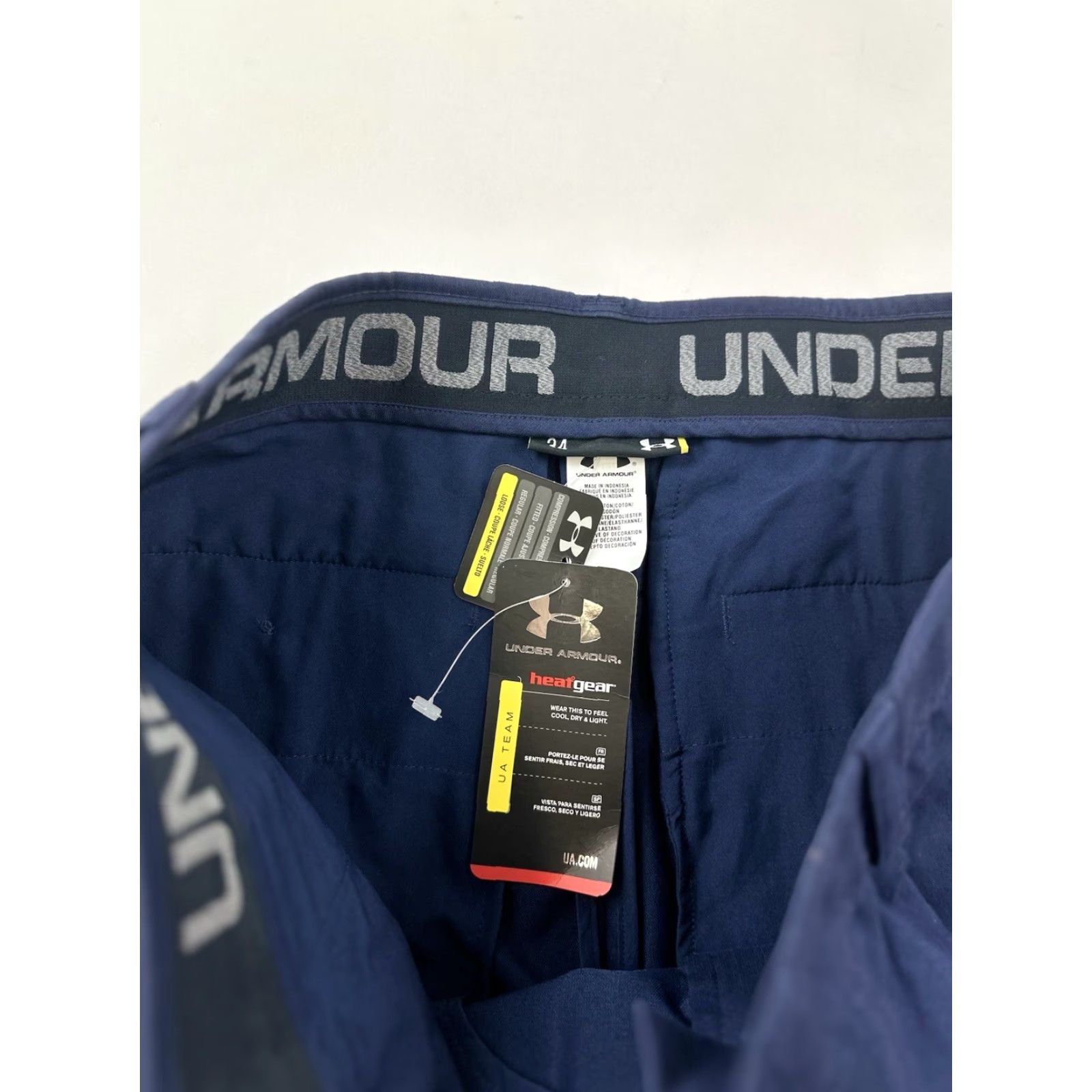 Under Armour Under Armour Shorts Men 34 Blue Pleated Chino Golf Performance NWT Sample Lightweight Pockets Zipper Logo Casual Sports Golf Men Regular Inseam 10 in Size US 34 / EU 50 - 5 Thumbnail