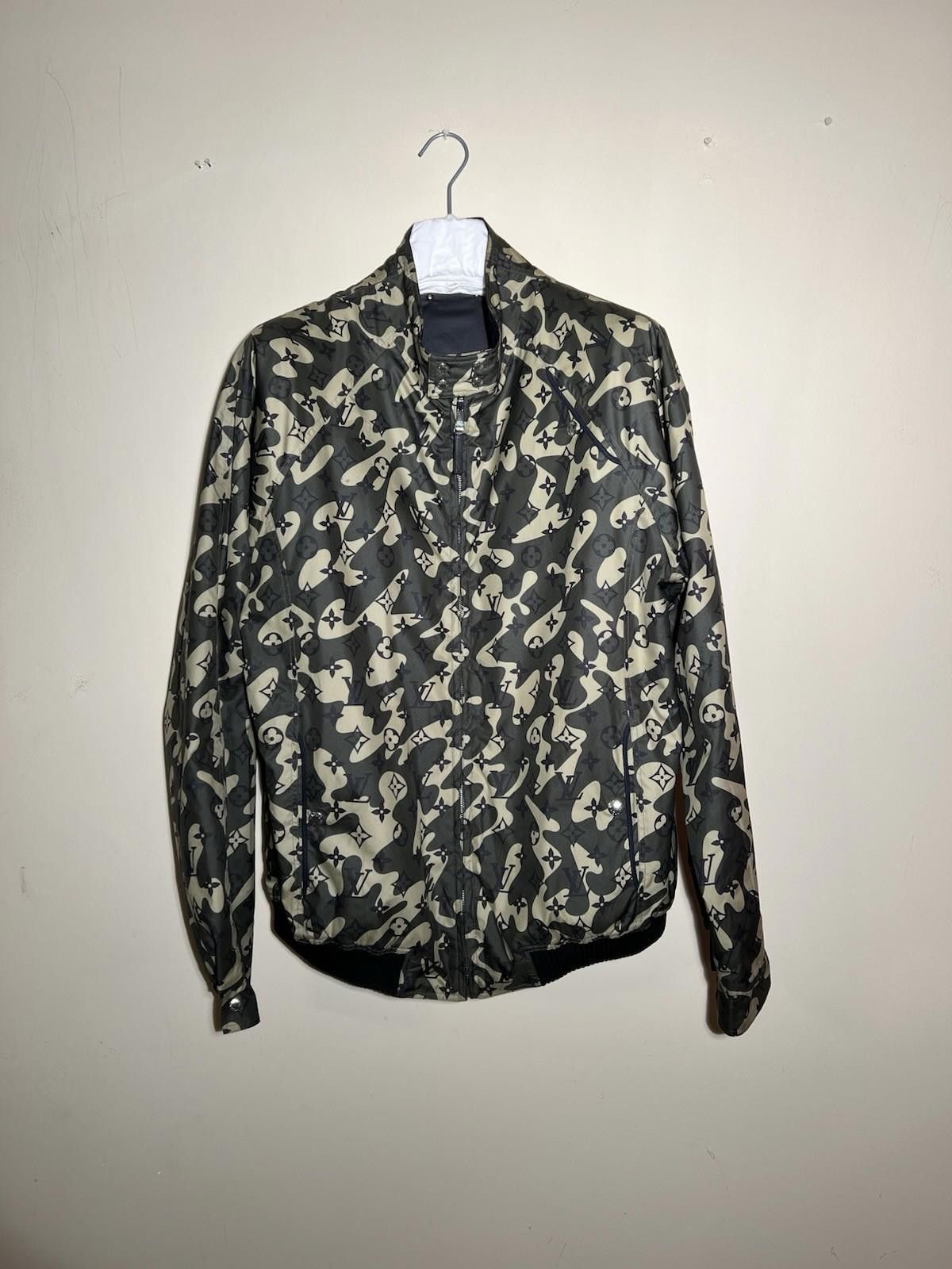 Louis Vuitton LOUIS VUITTON TAKASHI MURAKAMI REVERSIBLE JACKET CAMO 54 M Size US M / EU 48-50 / 2 - 2 Thumbnail