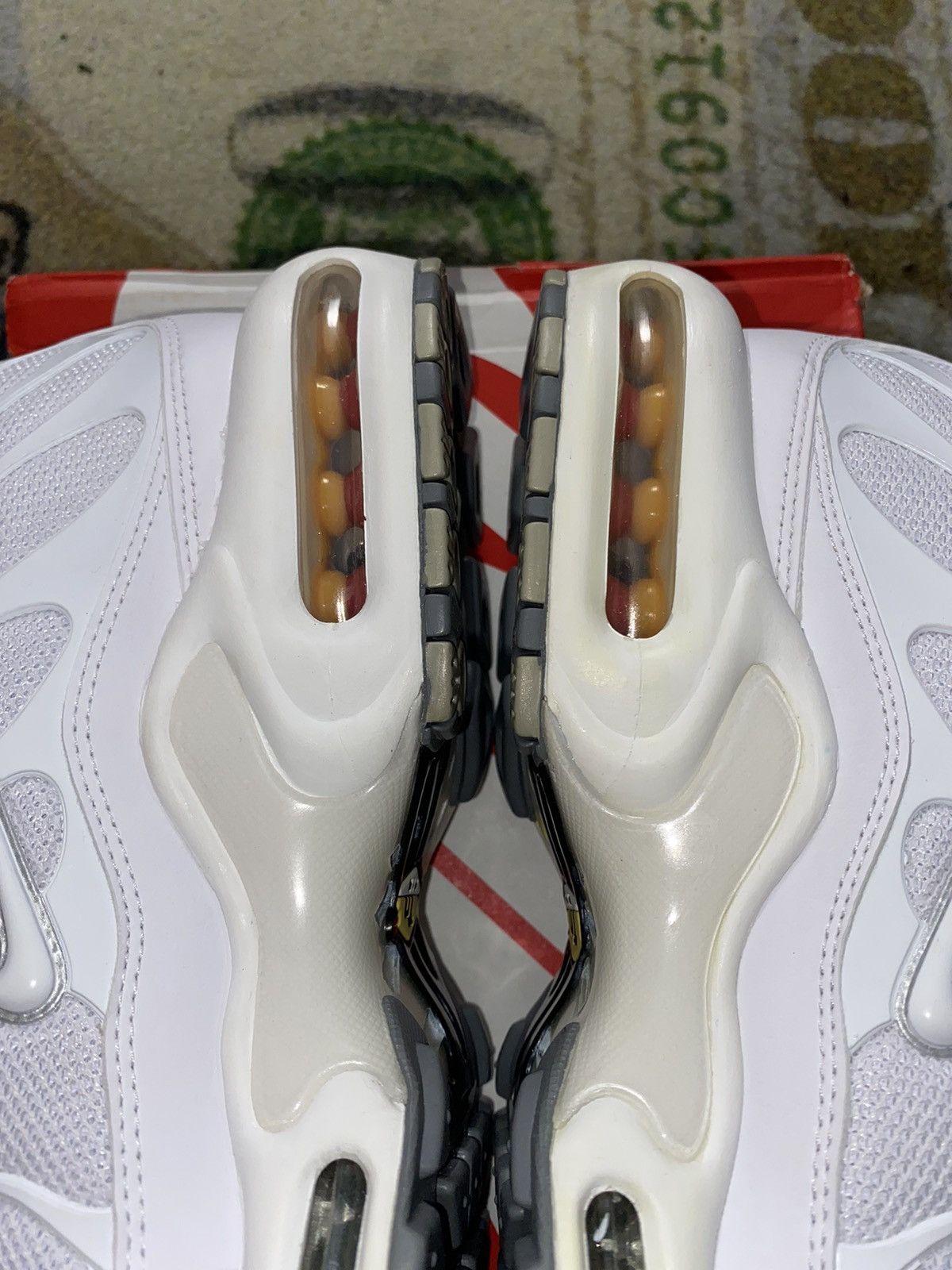 Nike Nike Air Max Plus White Size US 10.5 / EU 43-44 - 6 Thumbnail